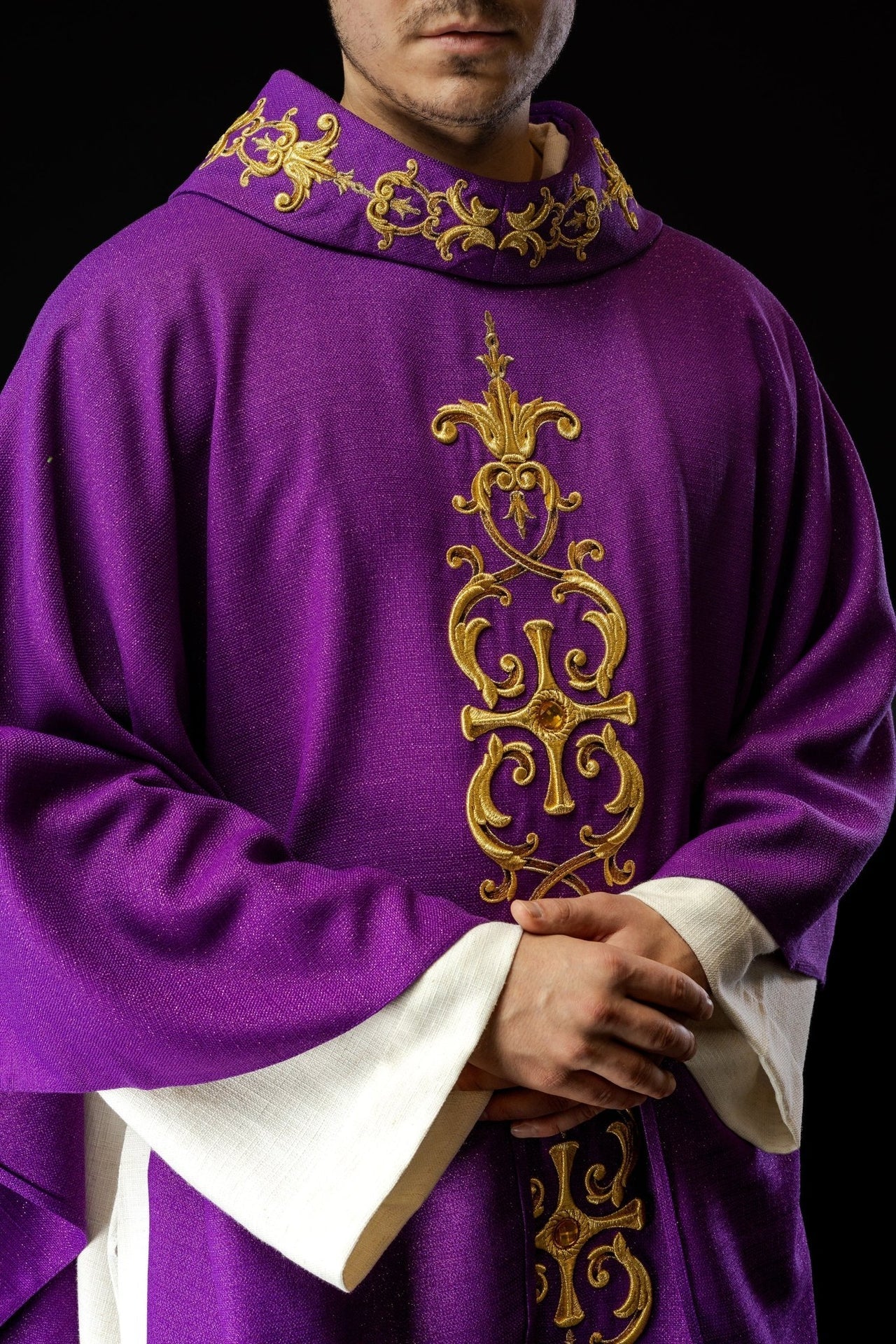 Ornat Fioletowy Liturgiczny z Haftem i Zdobieniami - Alba.pl - alba.pl