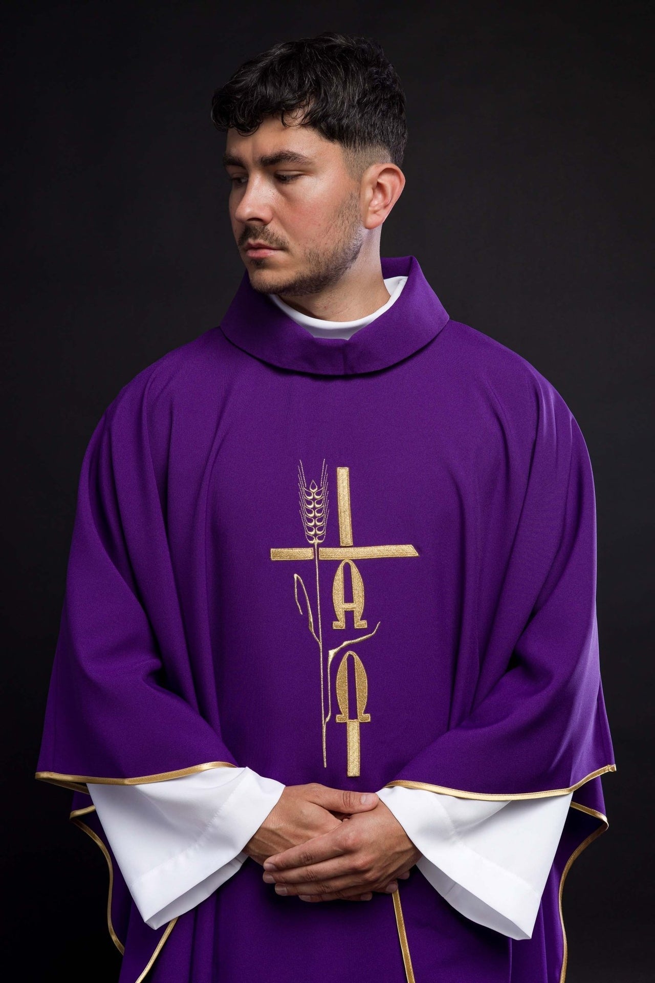 Ornat Fioletowy z Haftem Alfa Omega Symbol Eucharystyczny - alba.pl