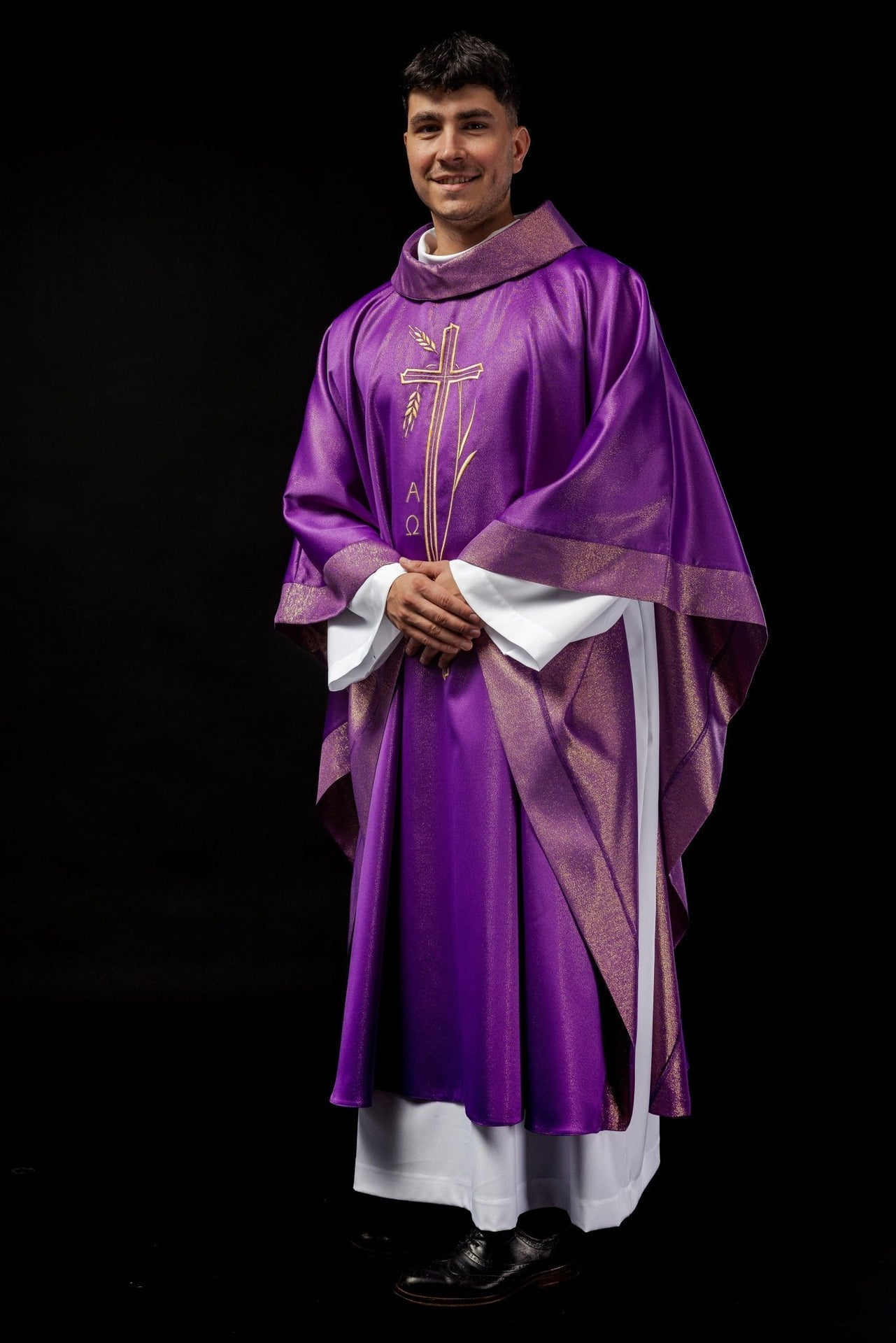 Ornat Fioletowy z Haftem Krzyża i Kłosa - Liturgia i Elegancja - alba.pl