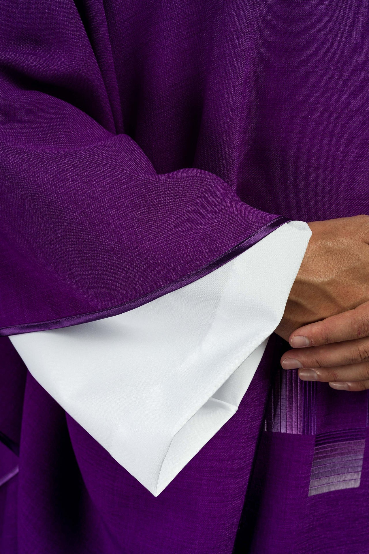 Ornat Fioletowy z Haftowanymi Krzyżami - Liturgiczny Strój Adwentowy - alba.pl