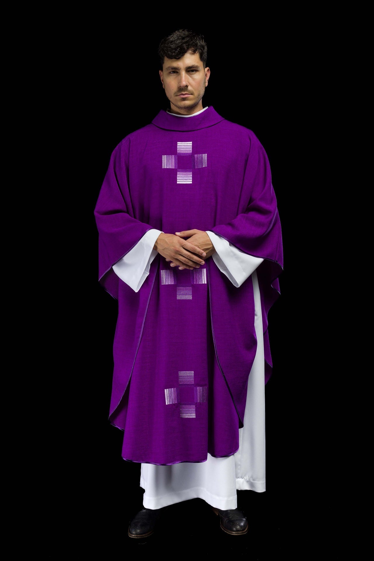 Ornat Fioletowy z Haftowanymi Krzyżami - Liturgiczny Strój Adwentowy - alba.pl