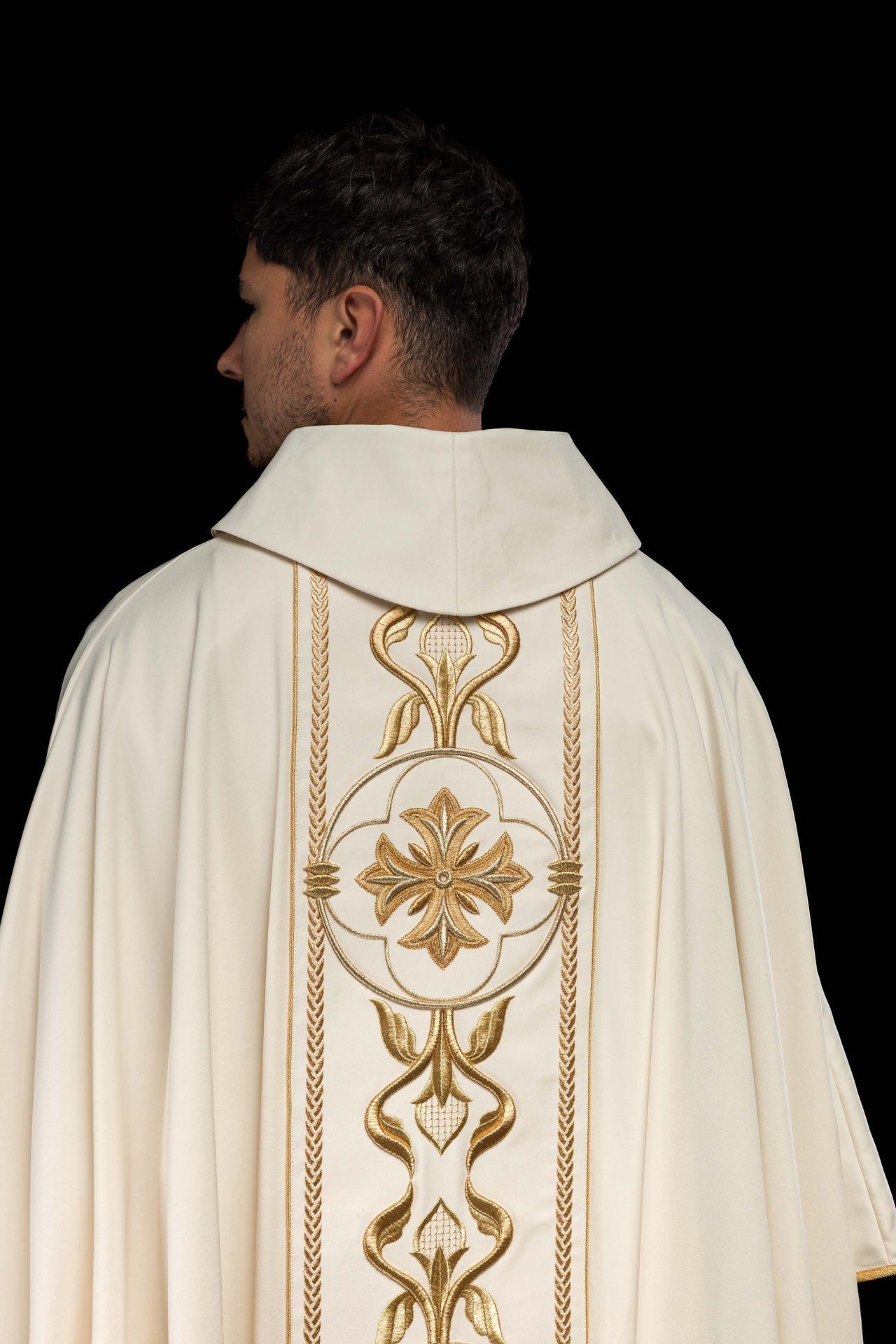 Ornat Haftowany Krzyż Ecru Złota Rozeta - Elegancki Design - alba.pl