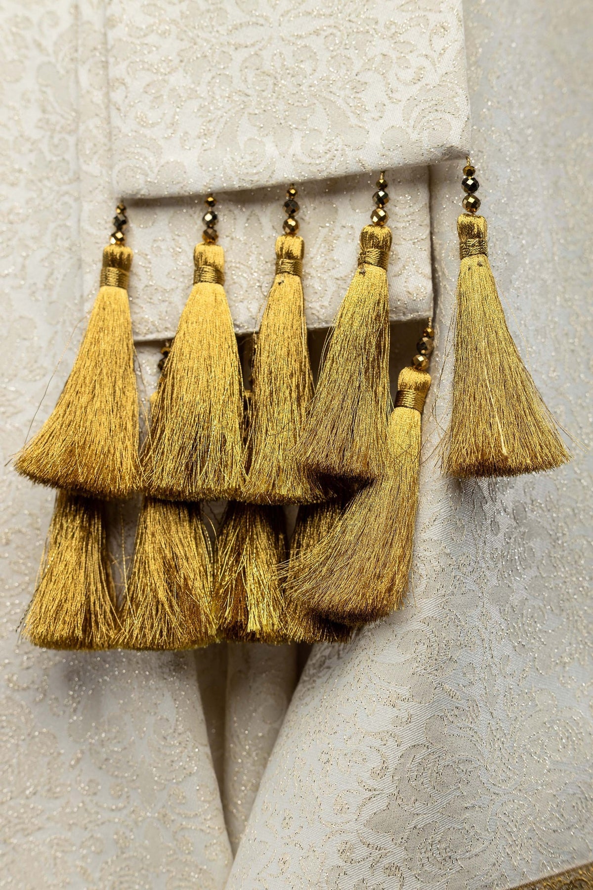 Ornat Handmade 7007 z naturalnymi kamieniami i ręcznym wykonaniem - alba.pl