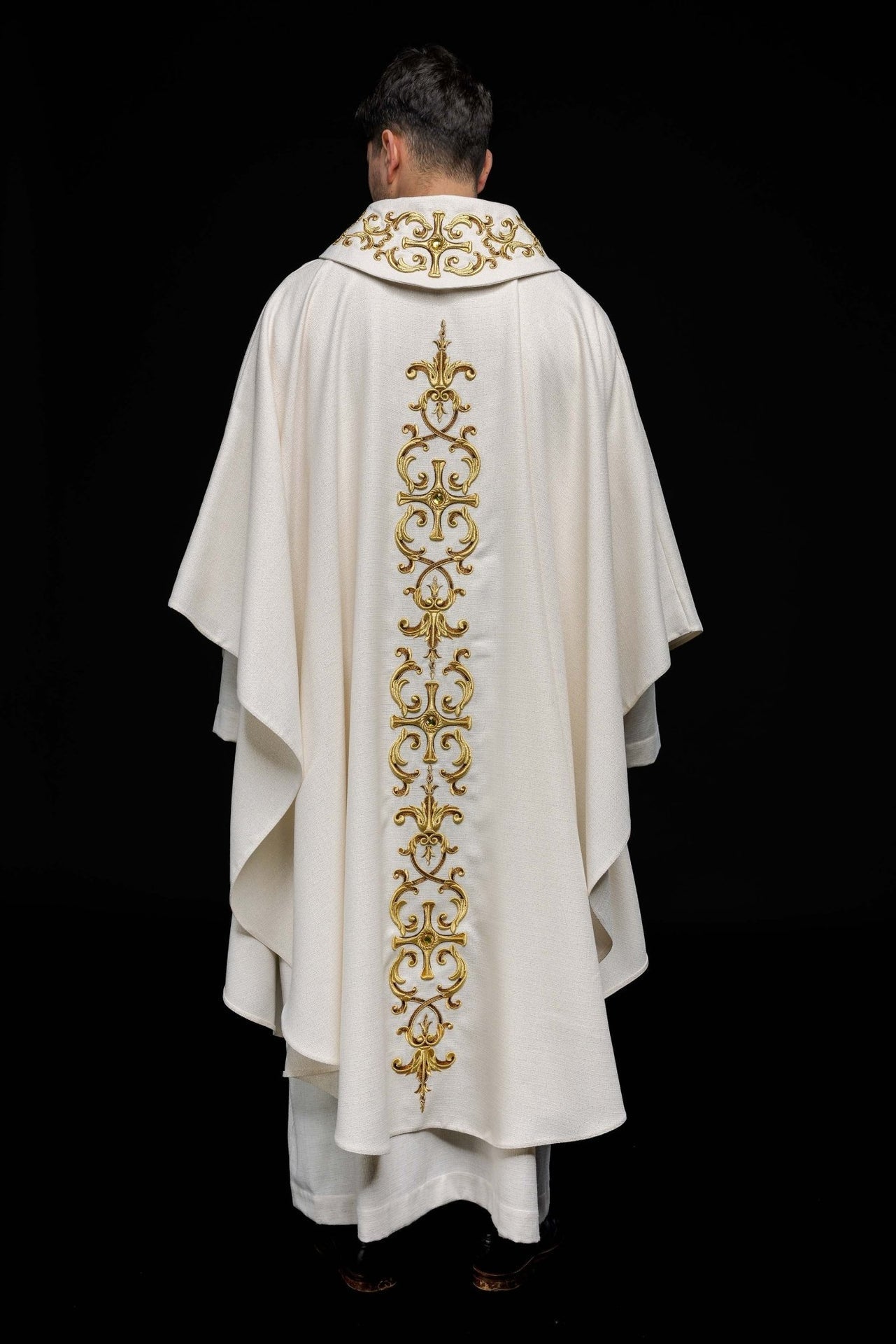 Ornat Liturgiczny Bogato Haftowany Zdobiony Kamieniami - Alba.pl - alba.pl