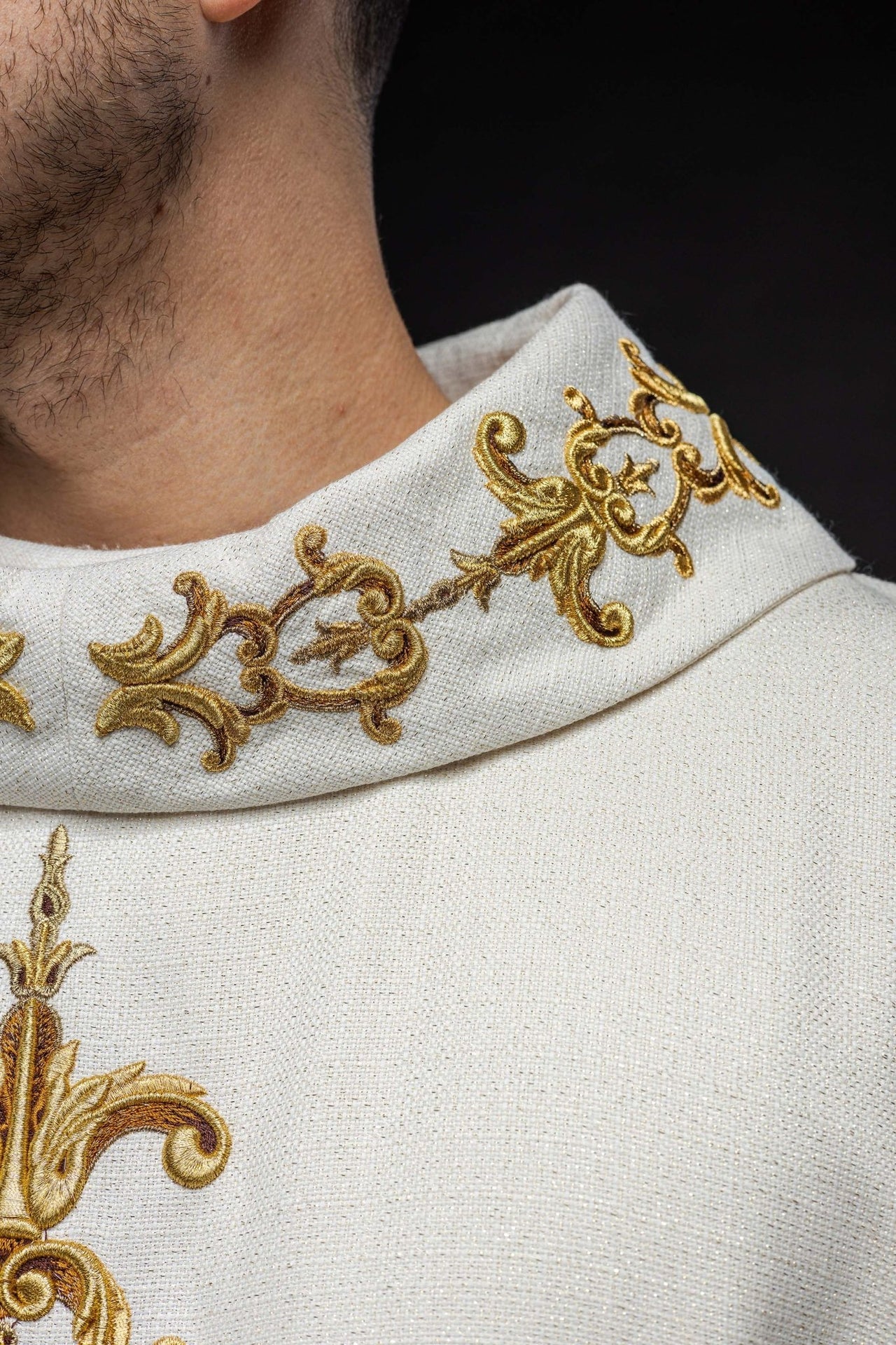 Ornat Liturgiczny Bogato Haftowany Zdobiony Kamieniami - Alba.pl - alba.pl