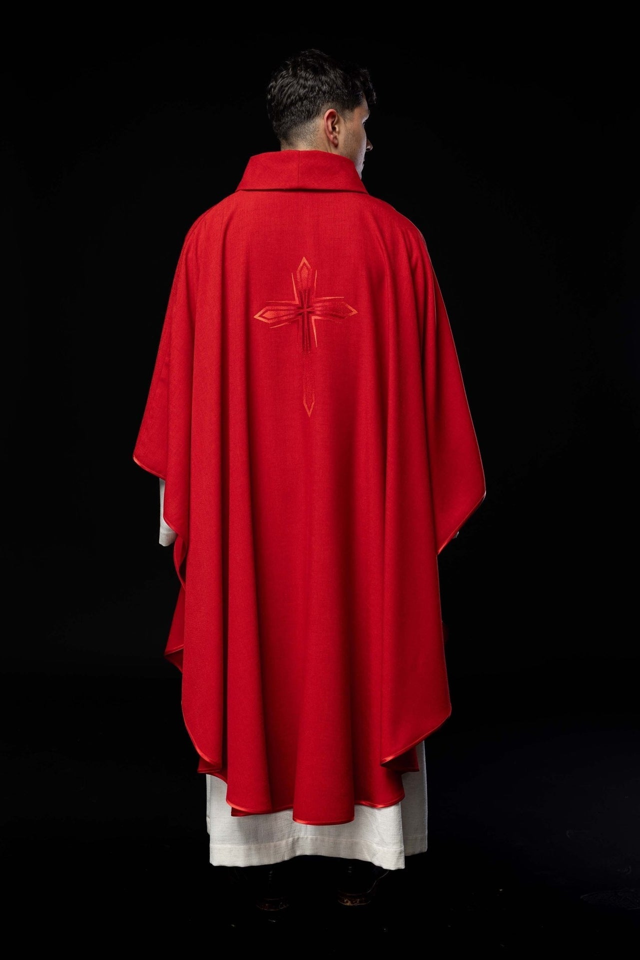 Ornat Liturgiczny Czerwony Haftowany Krzyżem - Alba Tradycja - alba.pl