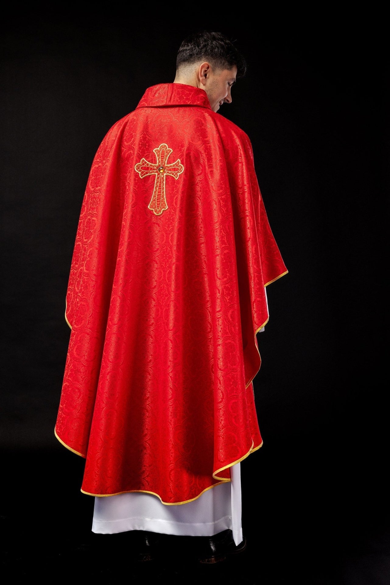 Ornat Liturgiczny Czerwony Haftowany Krzyżem - Elegancki Symbol Wiary - alba.pl