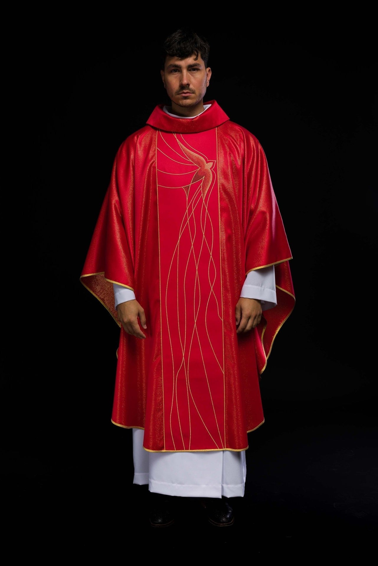 Ornat Liturgiczny Czerwony z Haftem Ducha Świętego - Elegancki i Bogaty - alba.pl