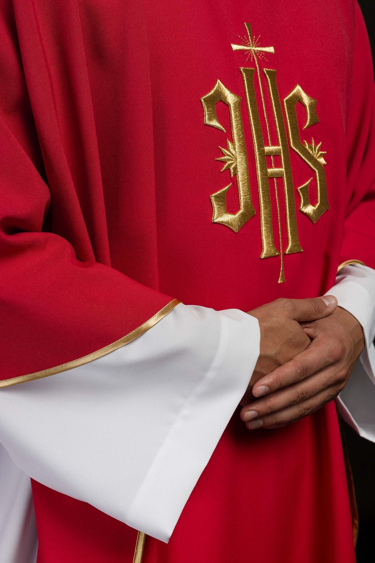 Ornat Liturgiczny Czerwony z Haftem IHS Złotą Nicią - alba.pl