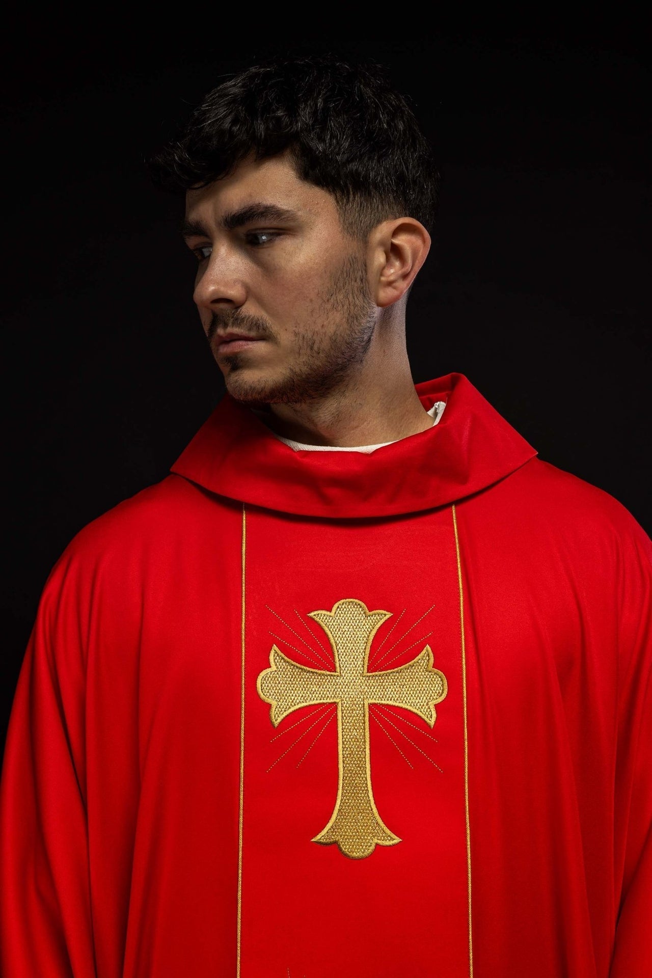 Ornat Liturgiczny Czerwony z Haftem Krzyża i Kłosów Złotych - alba.pl