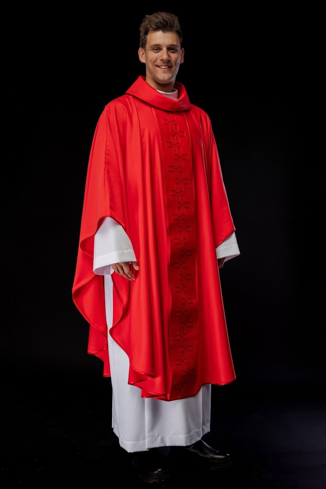 Ornat Liturgiczny Czerwony z Haftem Krzyży - Polska Produkcja - alba.pl
