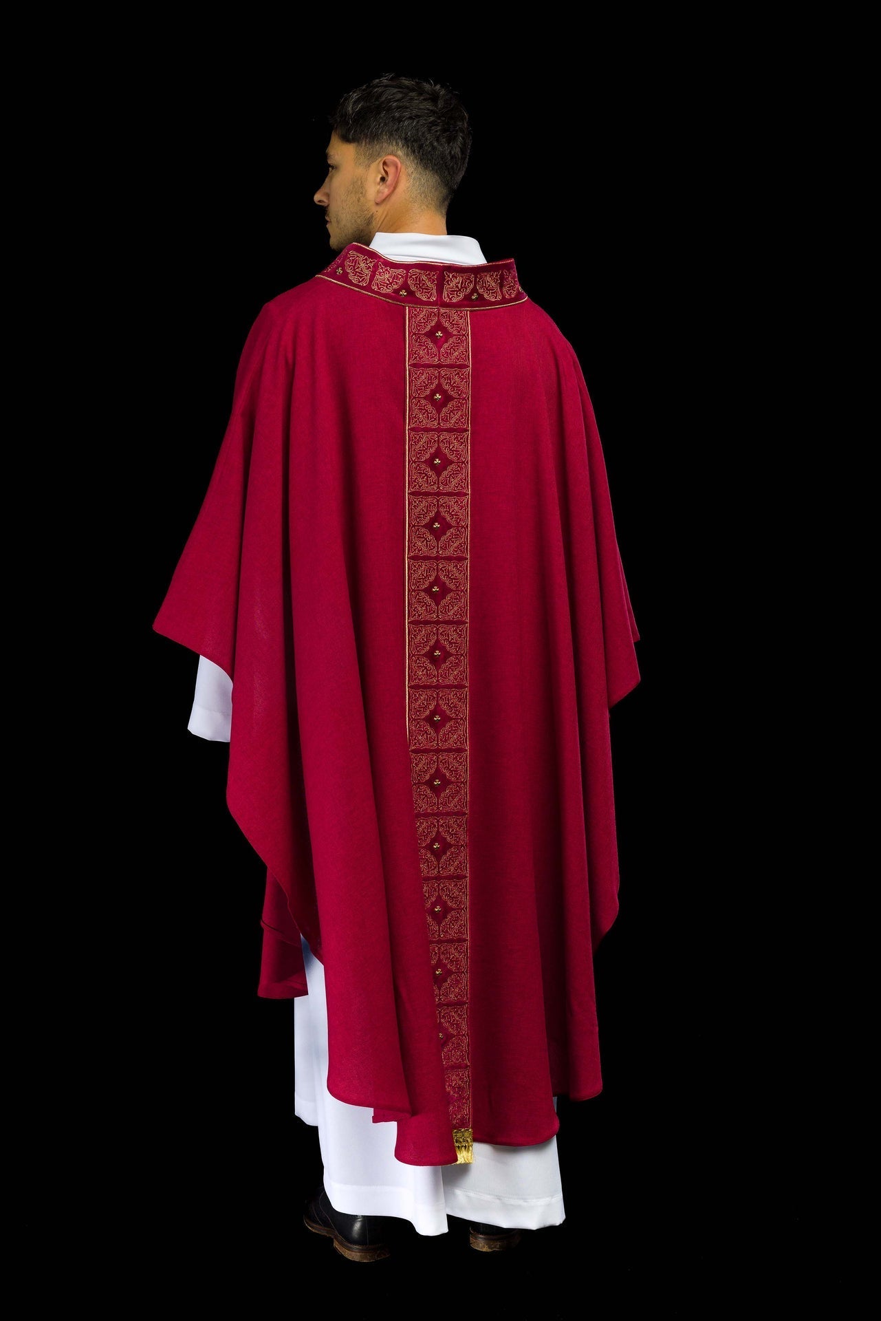 Ornat Liturgiczny Czerwony z Haftowanym Pasem i Stułą - alba.pl