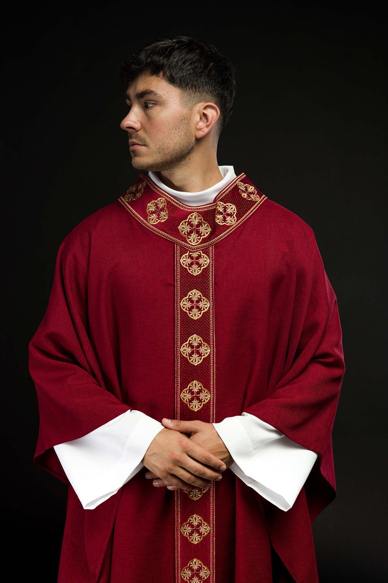 Ornat Liturgiczny Czerwony z Haftowanymi Krzyżami - Polska Produkcja - alba.pl