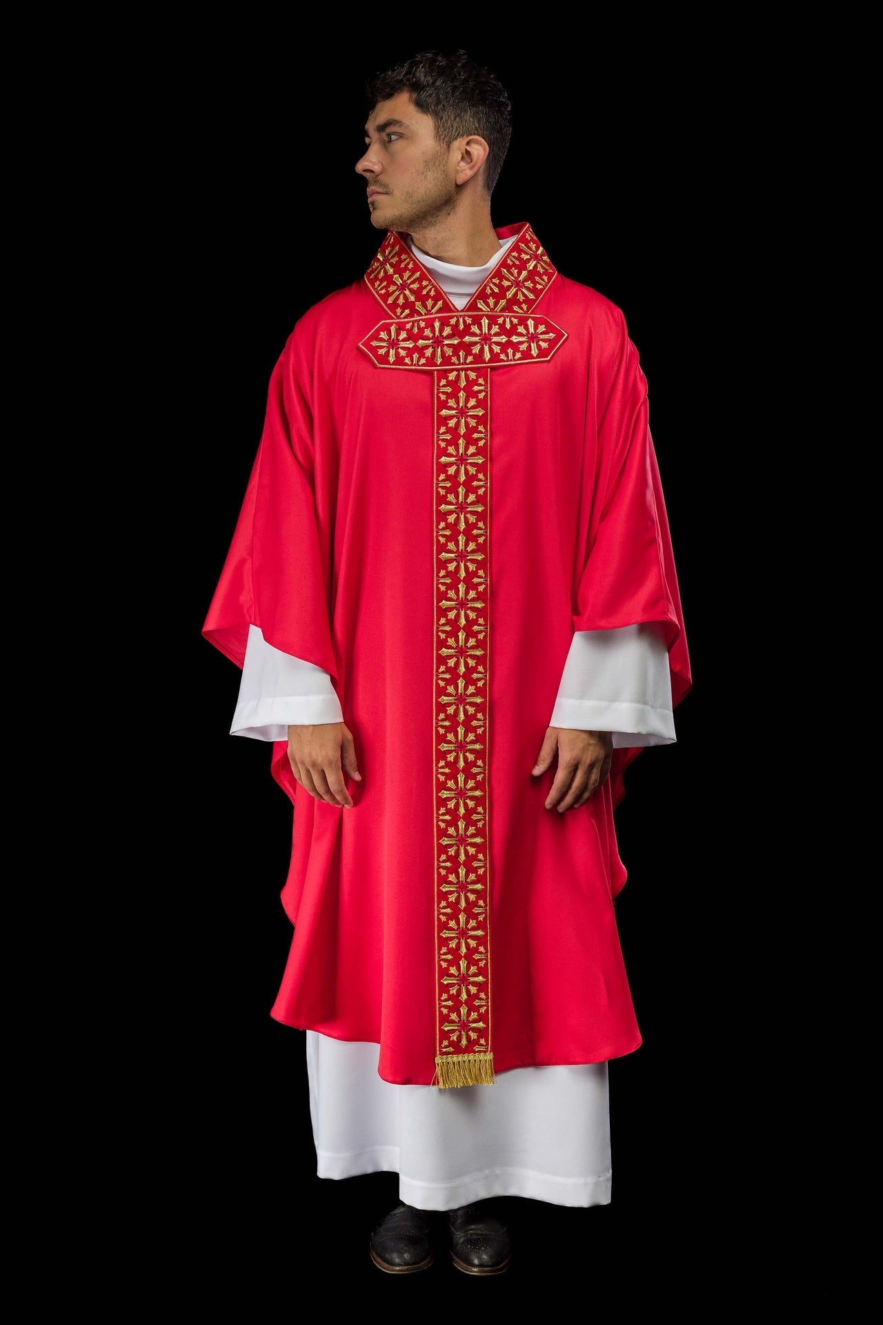 Ornat Liturgiczny Czerwony z Haftowanymi Złotymi Krzyżami - alba.pl