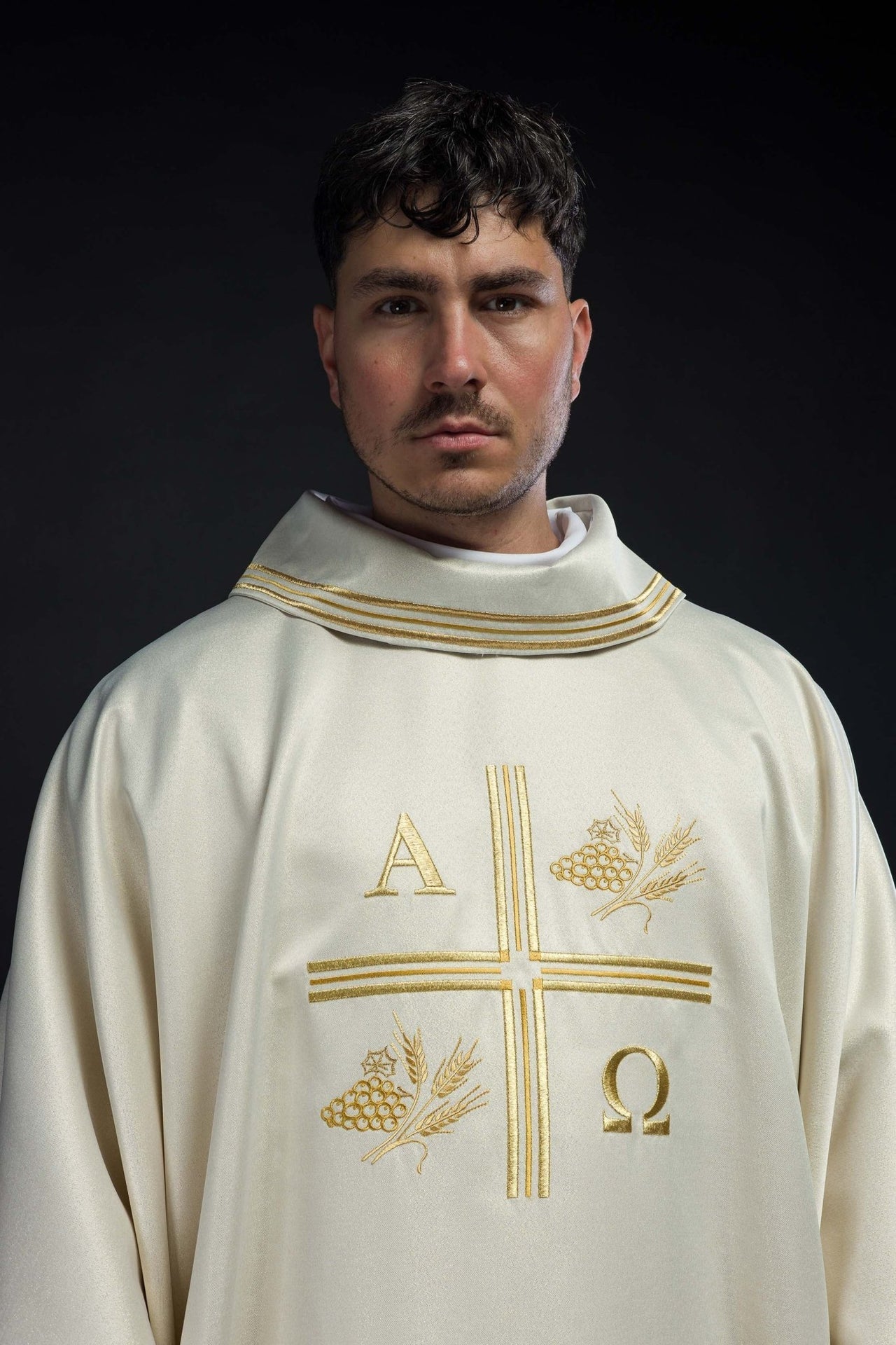 Ornat Liturgiczny Ecru Haft Krzyż Alfa Omega Kłosy - alba.pl