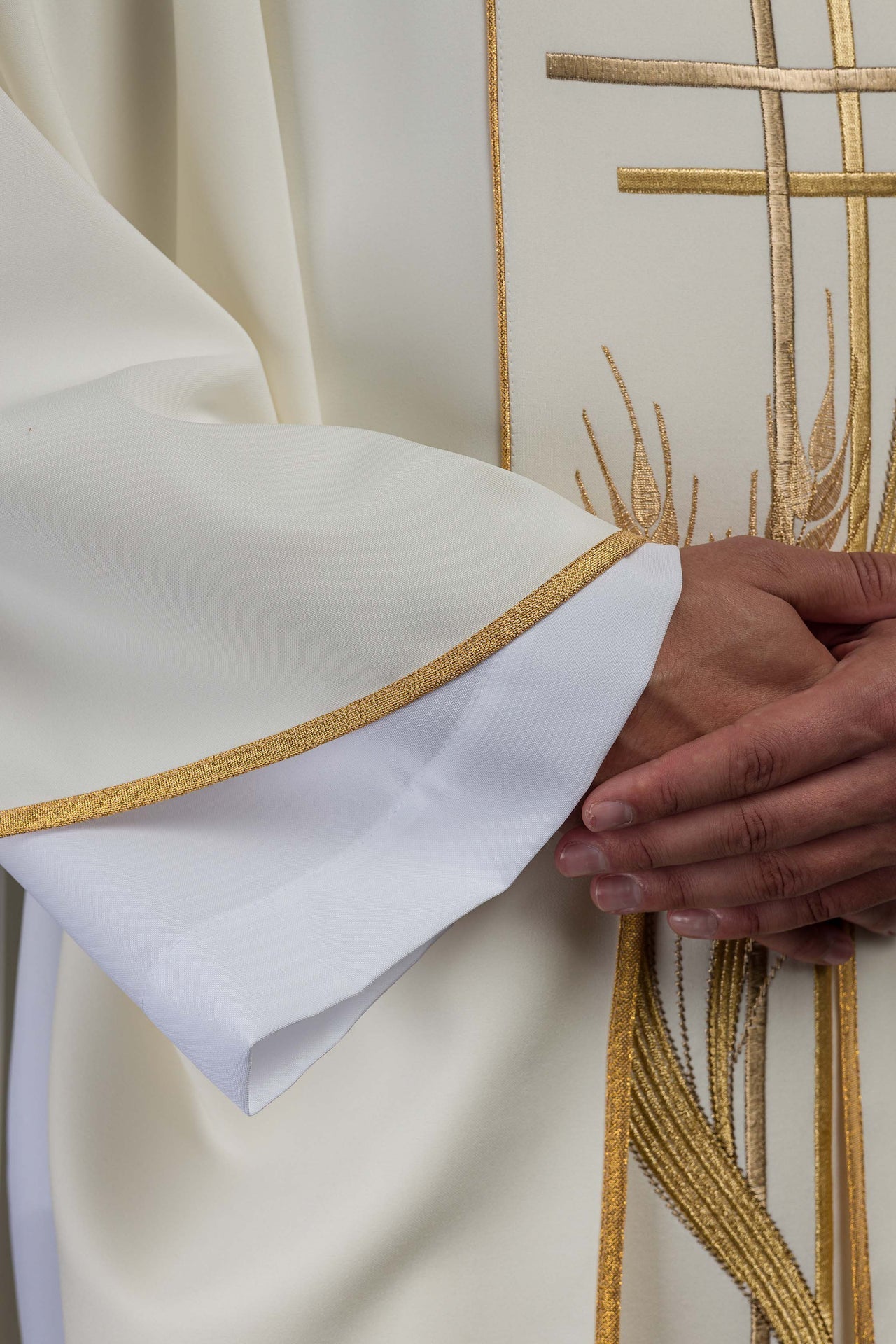Ornat Liturgiczny Ecru Haft Krzyże i Kłosy - Polska Produkcja - alba.pl