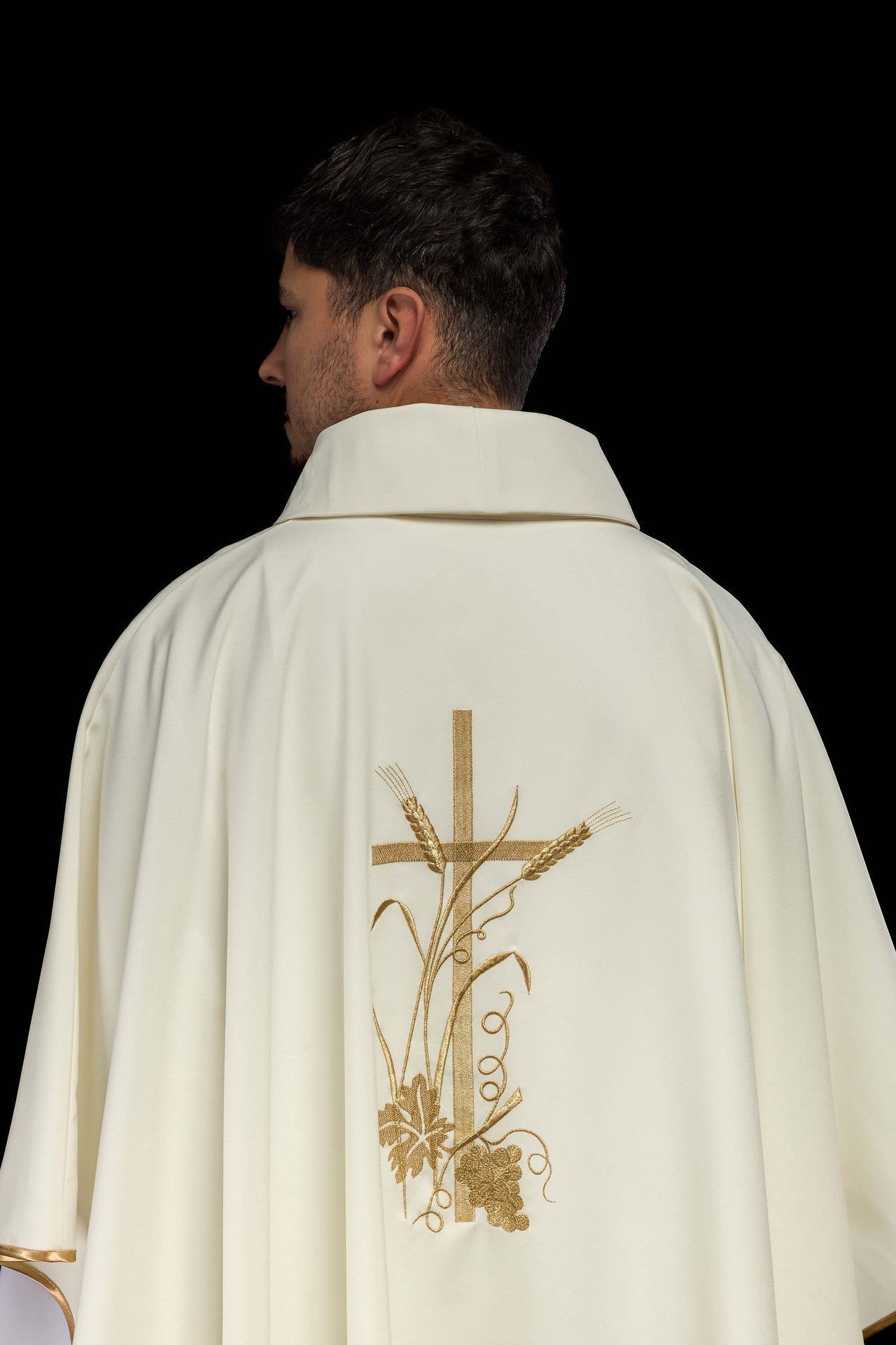 Ornat Liturgiczny Ecru Haft PAX - Złota Lamówka i Stuła - alba.pl