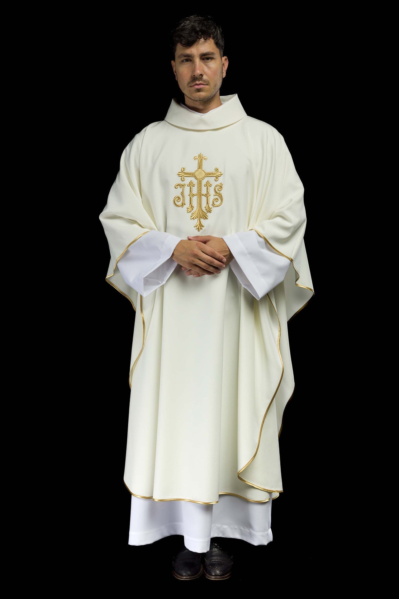 Ornat Liturgiczny Ecru Haftowany Krzyż IHS Złota Nitka - alba.pl