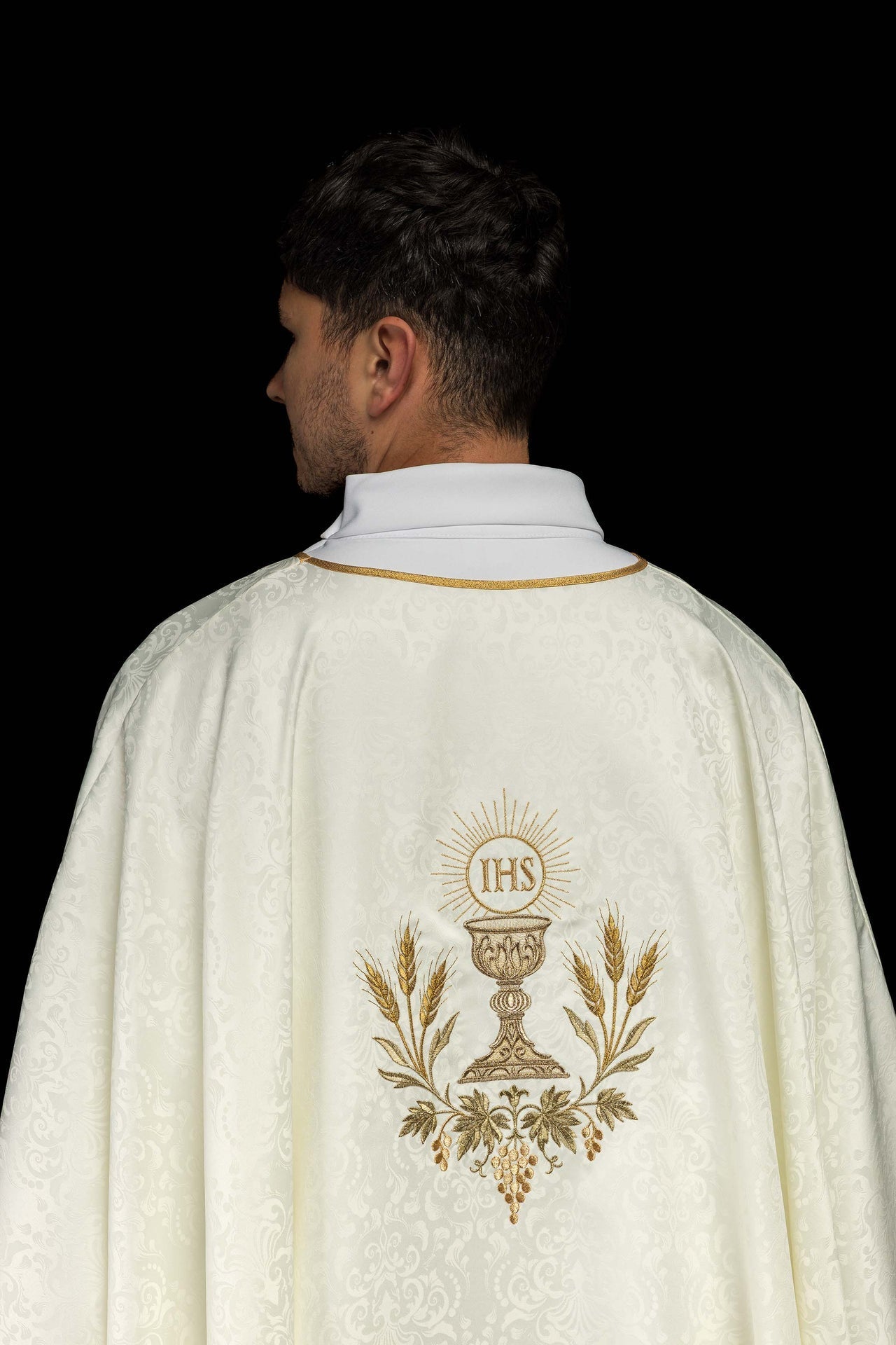Ornat Liturgiczny Ecru z Haftem Kielicha i Hostii na Żakardzie - alba.pl