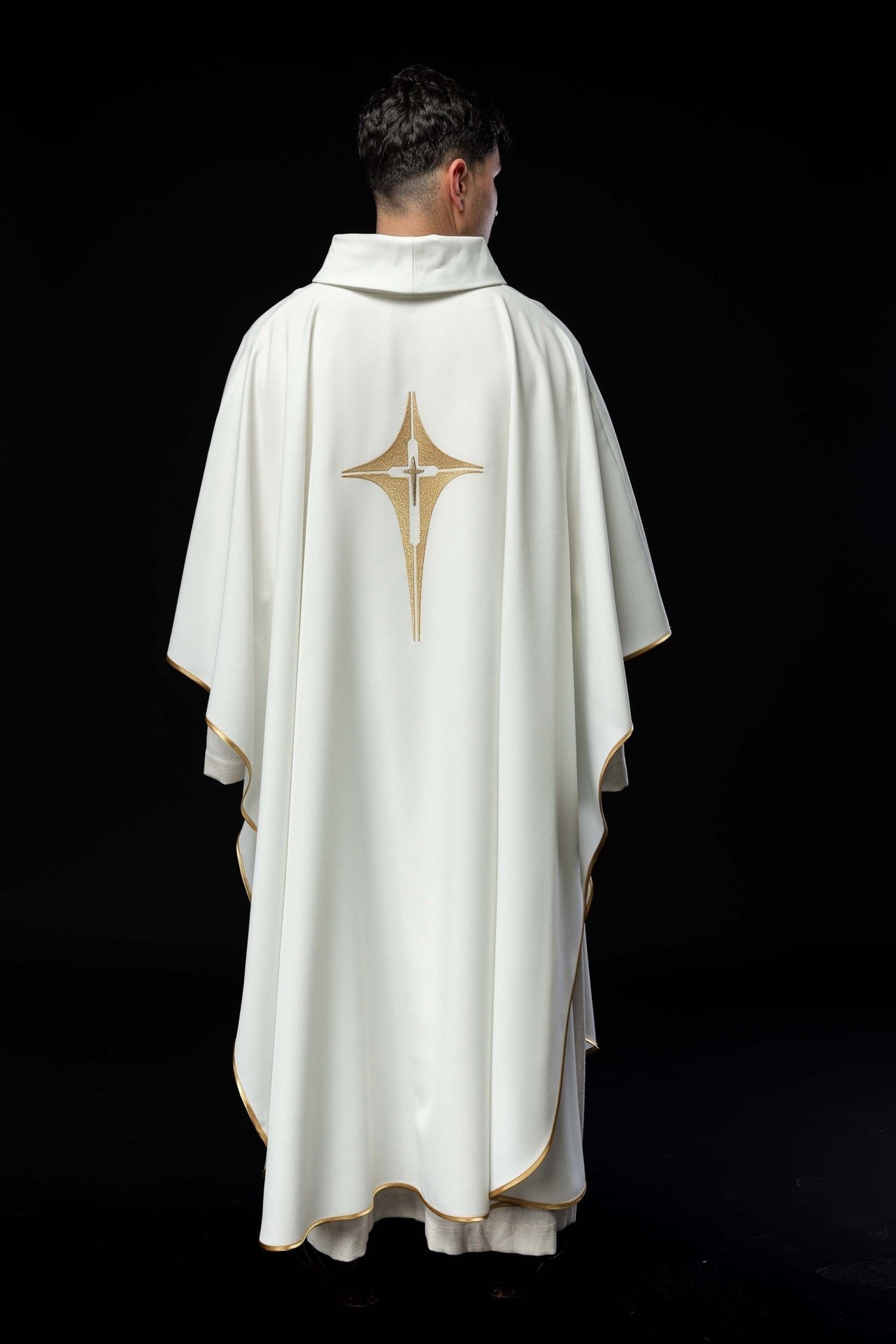 Ornat Liturgiczny Haftowany Krzyżem - Złota Lamówka i Stuła - alba.pl