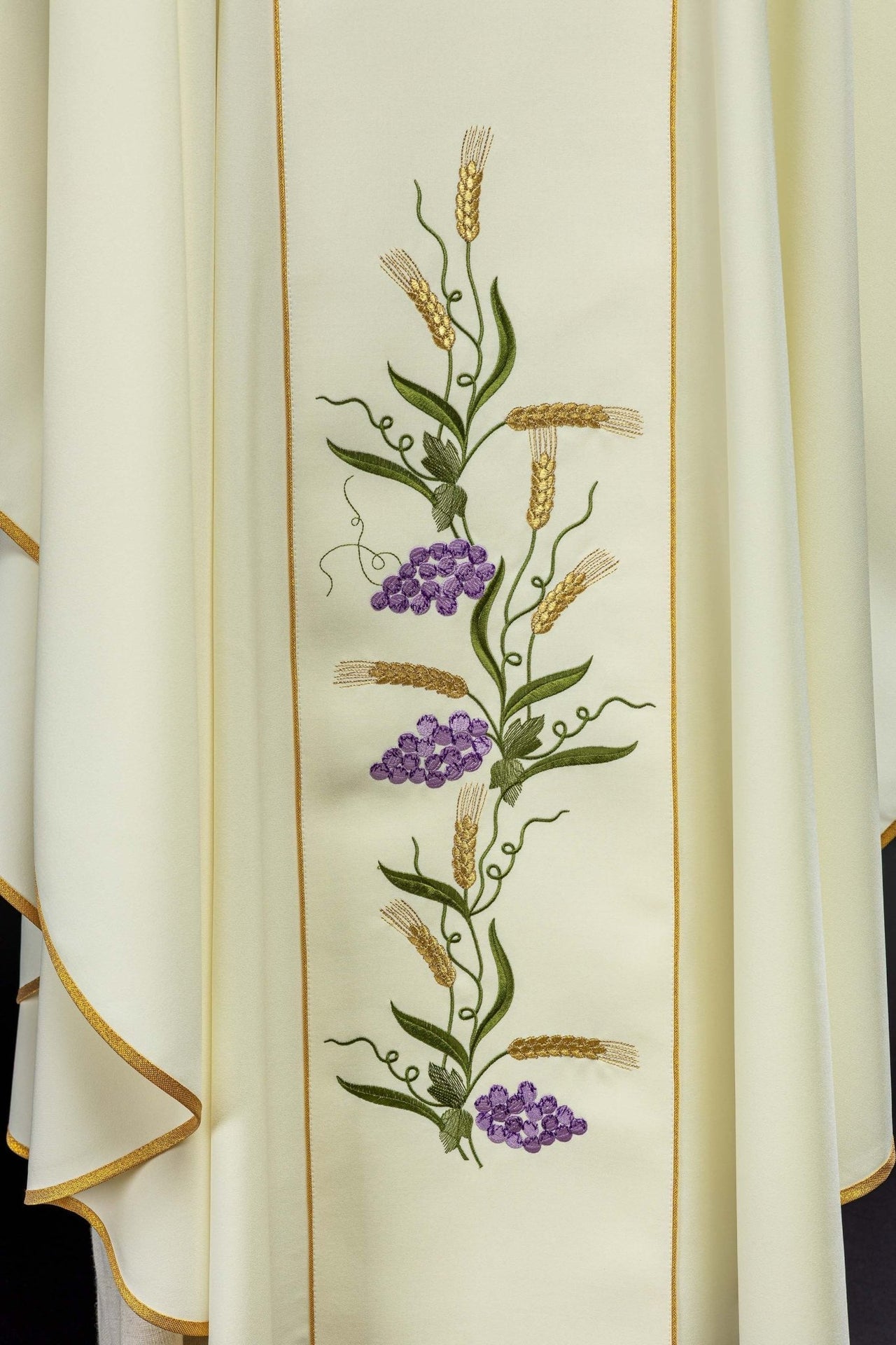 Ornat Liturgiczny IHS z Motywem Winogron i Złotą Lamówką - alba.pl