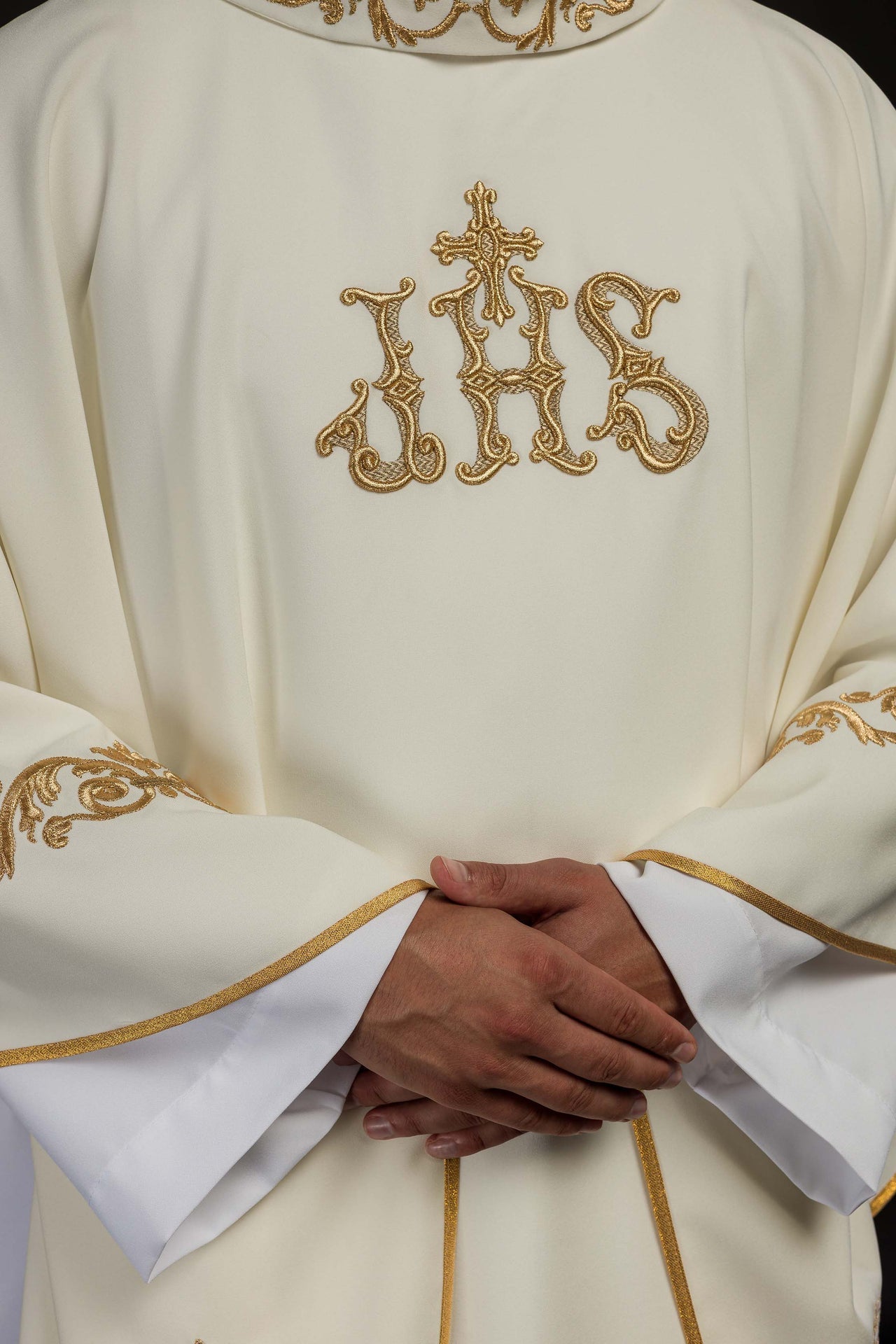 Ornat Liturgiczny IHS Zdobiony Złotą Lamówką - Polskie Rzemiosło - alba.pl