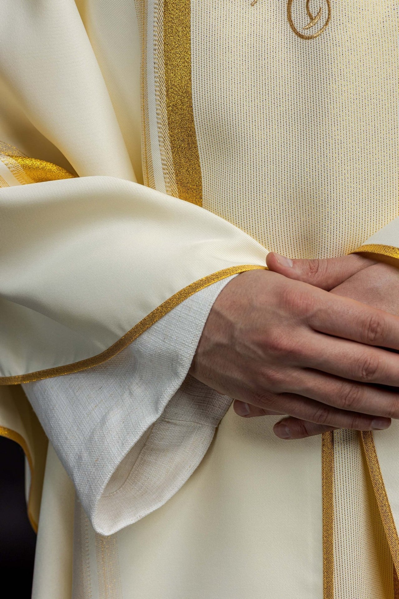 Ornat Liturgiczny IHS Złocony - Polski Wyrób Sakralny - alba.pl