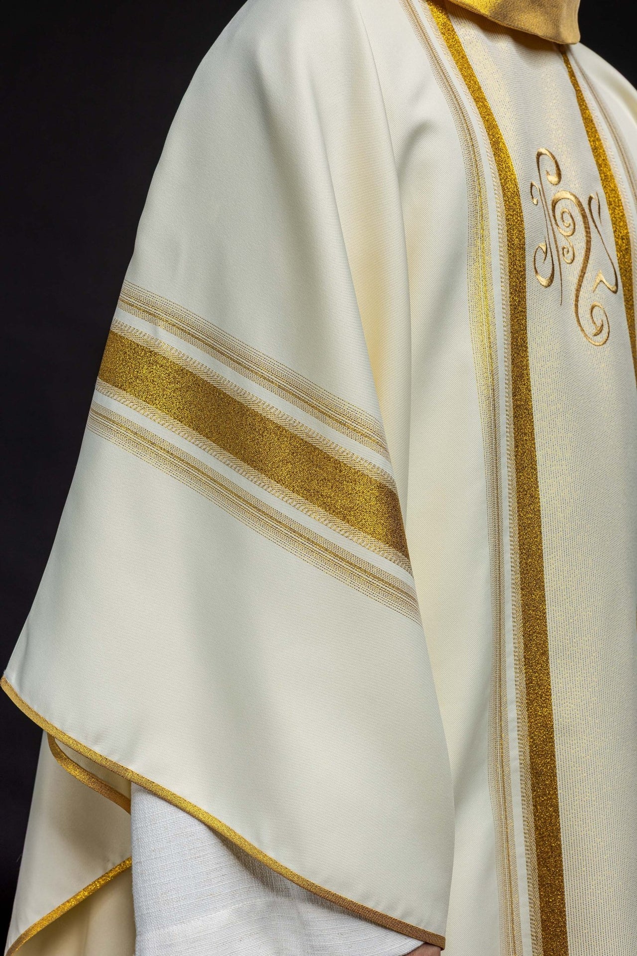 Ornat Liturgiczny IHS Złocony - Polski Wyrób Sakralny - alba.pl