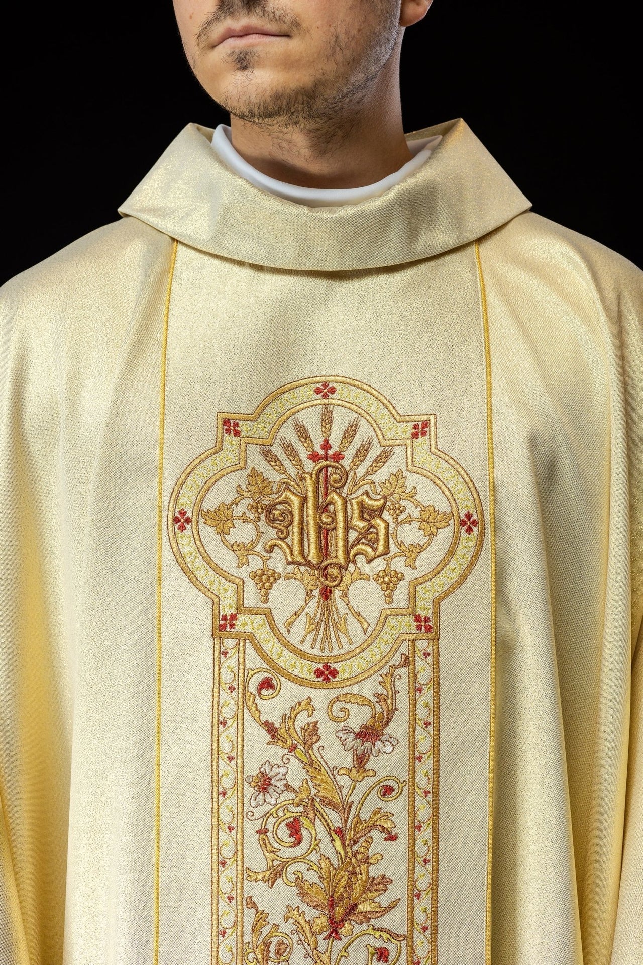 Ornat Liturgiczny IHS Złoty Haft - Elegancka Szata Mszy Świętej - alba.pl