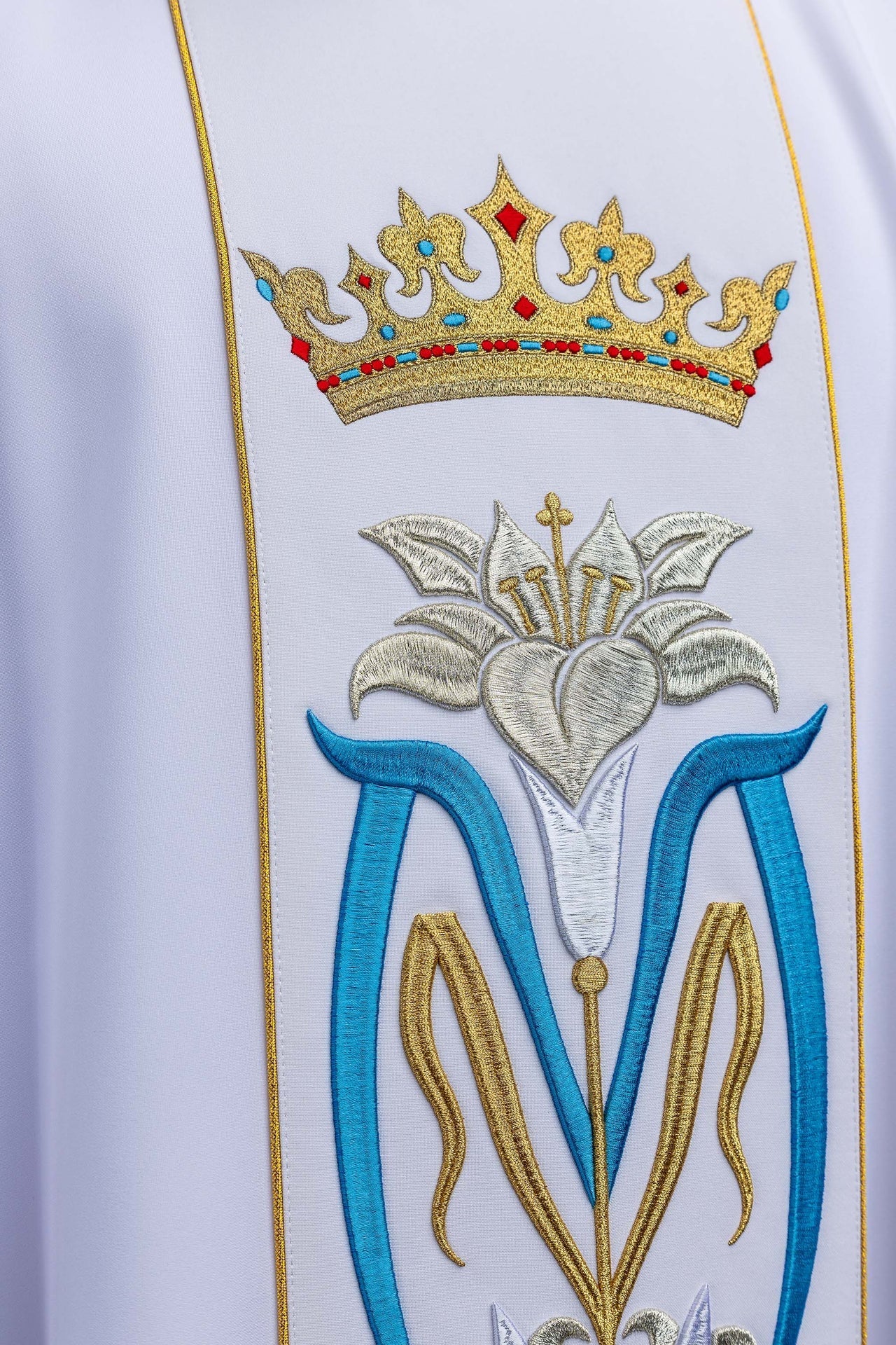 Ornat liturgiczny Maryjny haftowany z koroną biały - alba.pl