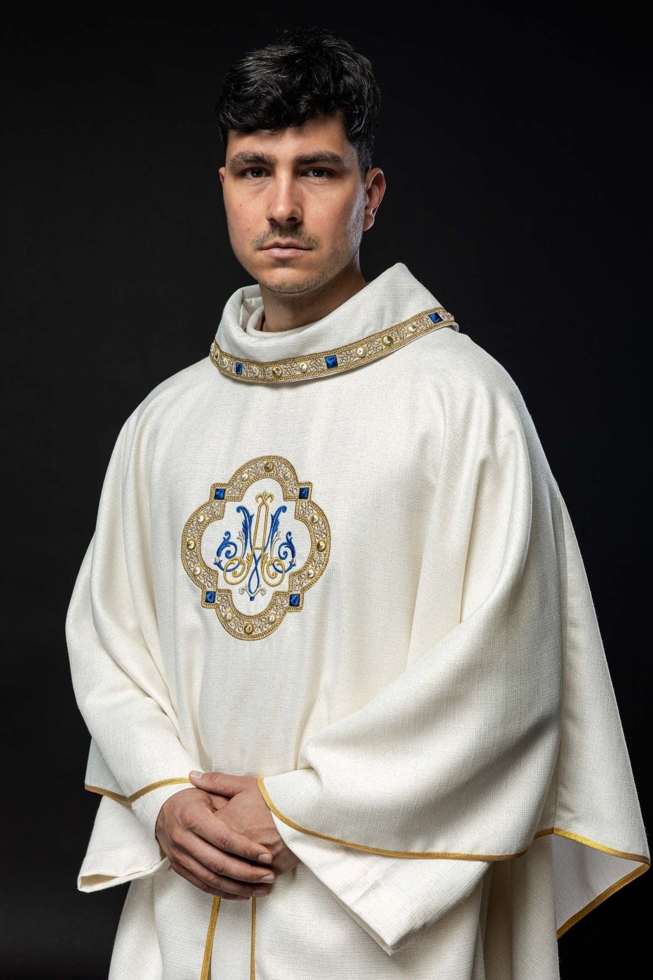 Ornat Liturgiczny Maryjny z Haftowanym Złotym Herbem - Alba Pl - alba.pl