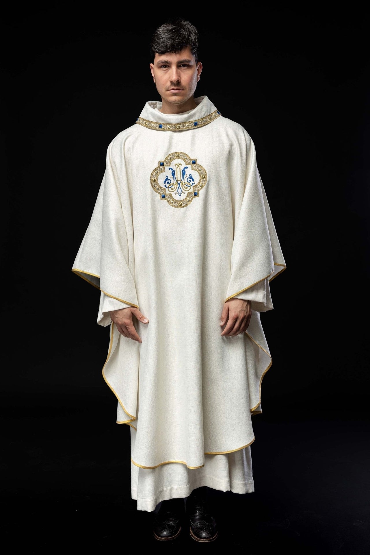 Ornat Liturgiczny Maryjny z Haftowanym Złotym Herbem - Alba Pl - alba.pl