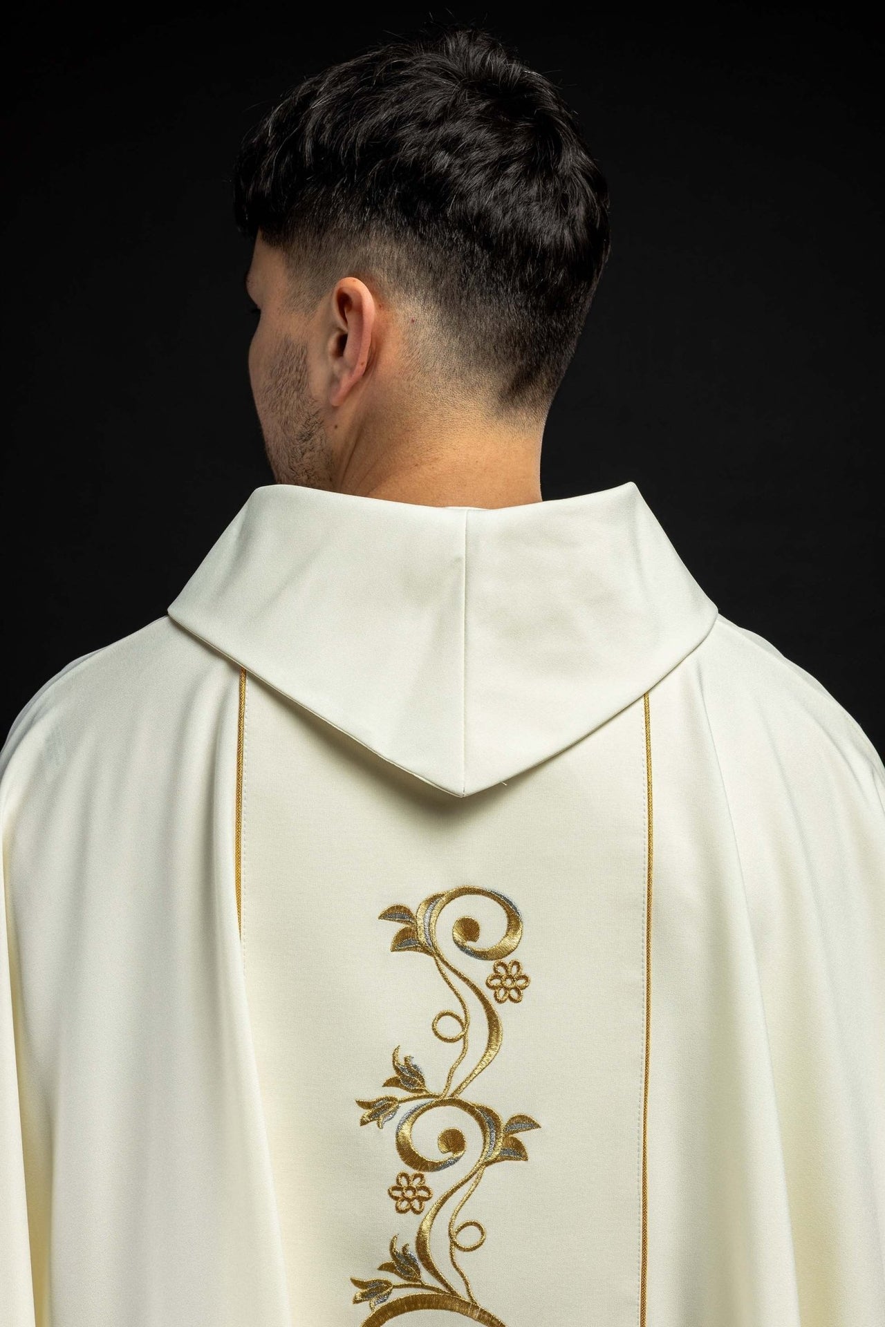 Ornat liturgiczny Maryjny z pasem haftowanym ecru