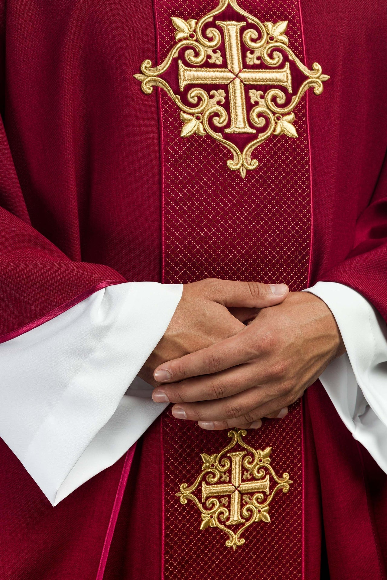 Ornat Liturgiczny z Aksamitnym Pasem i Haftem Krzyży - alba.pl