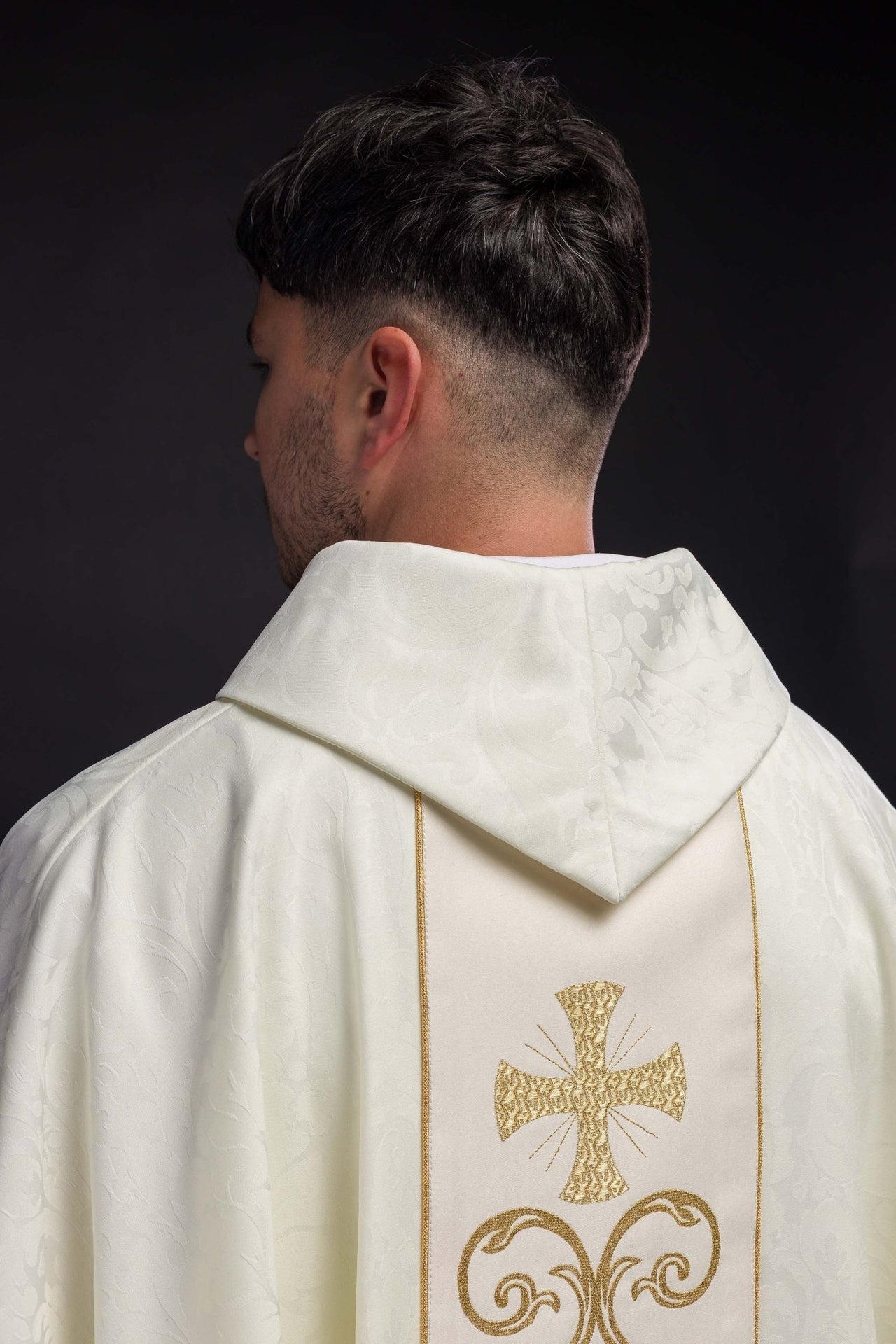 Ornat Liturgiczny Żakardowy ze Zdobionym Pasem Haftowanym - alba.pl
