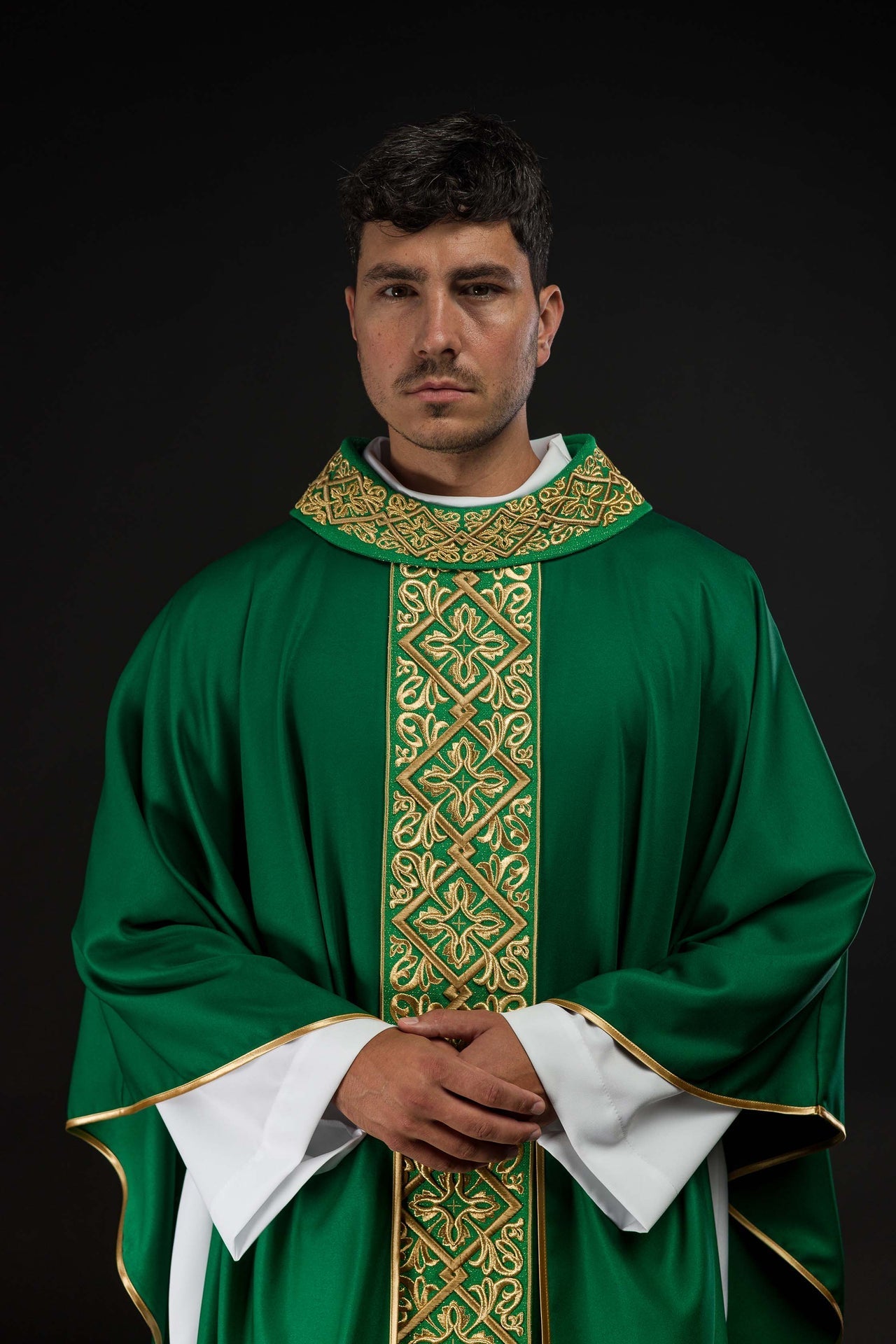 Ornat Liturgiczny Zielony Bogato Haftowany Złotą Nicią - Motyw Florystyczny - alba.pl
