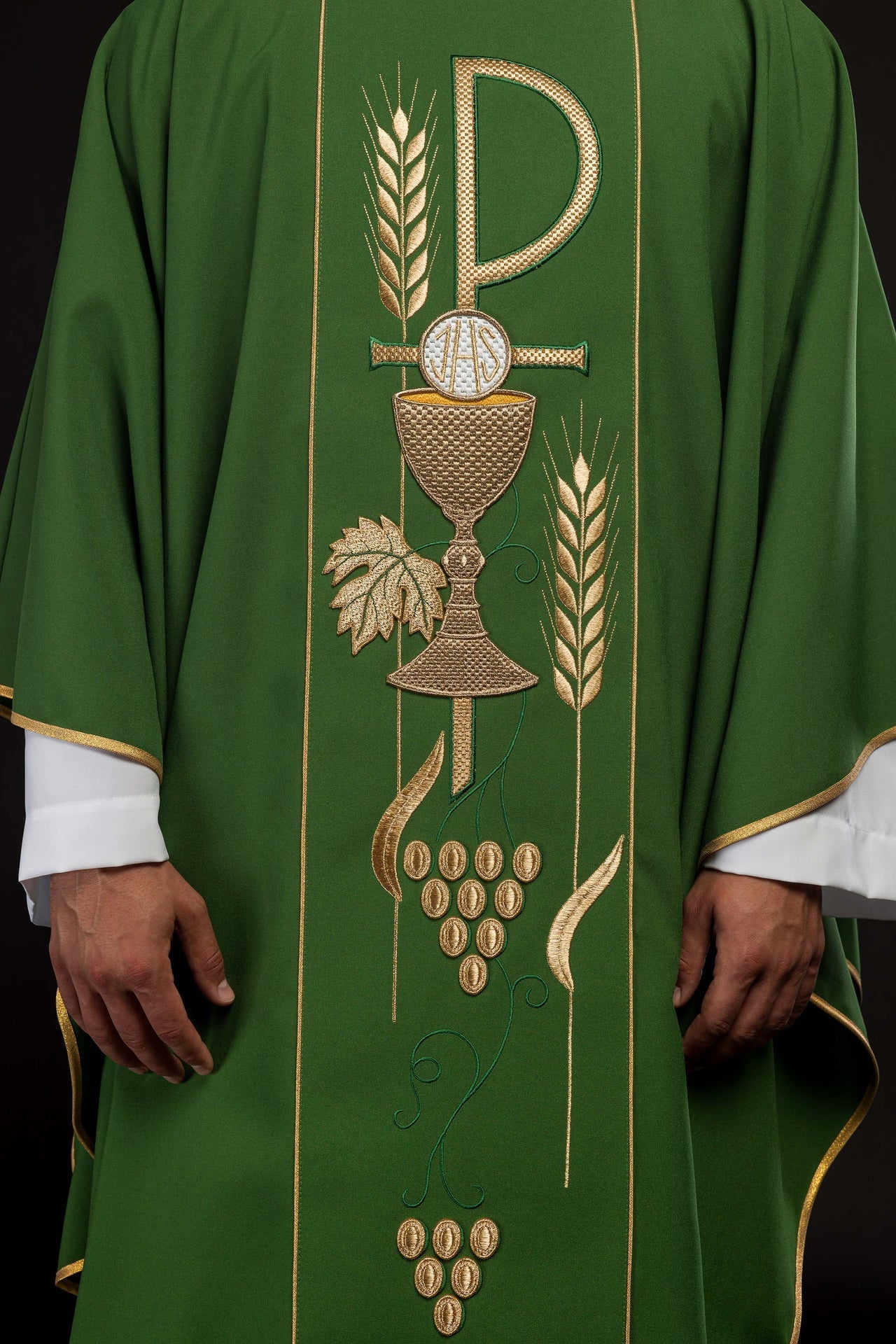 Ornat Liturgiczny Zielony Haftowany Kielich IHS - Elegancki Wzór - alba.pl