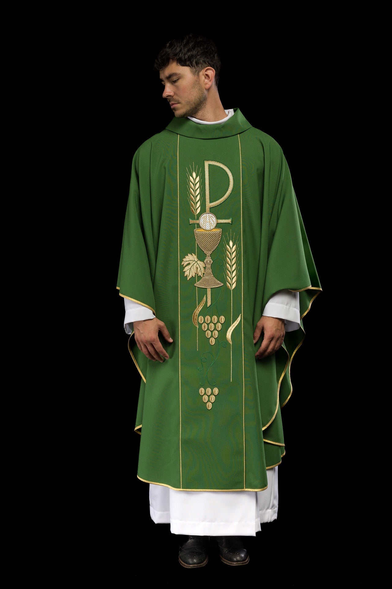 Ornat Liturgiczny Zielony Haftowany Kielich IHS - Elegancki Wzór - alba.pl