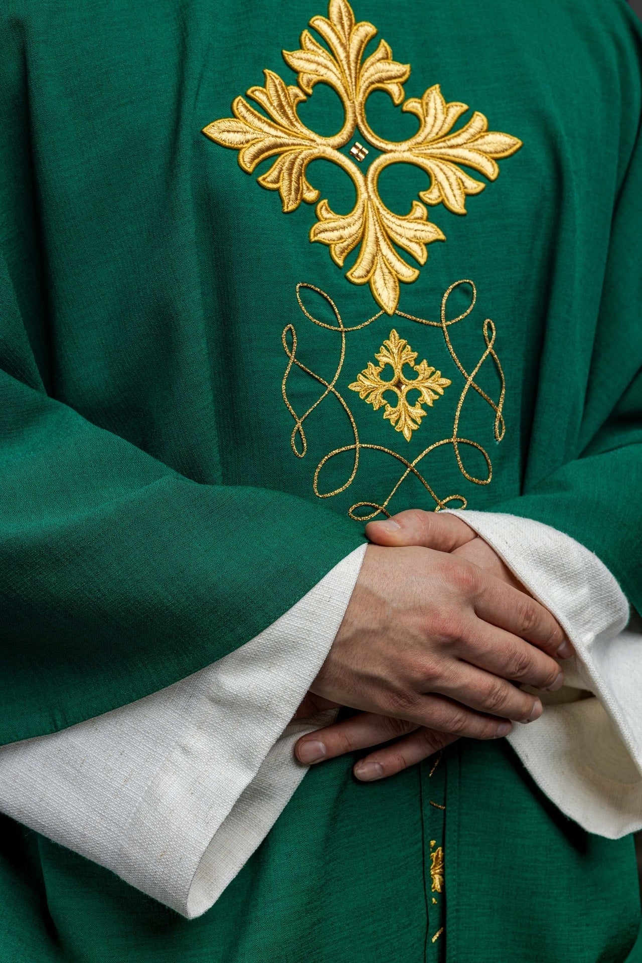 Ornat Liturgiczny Zielony Haftowany Sznurkiem i Kamieniami - alba.pl