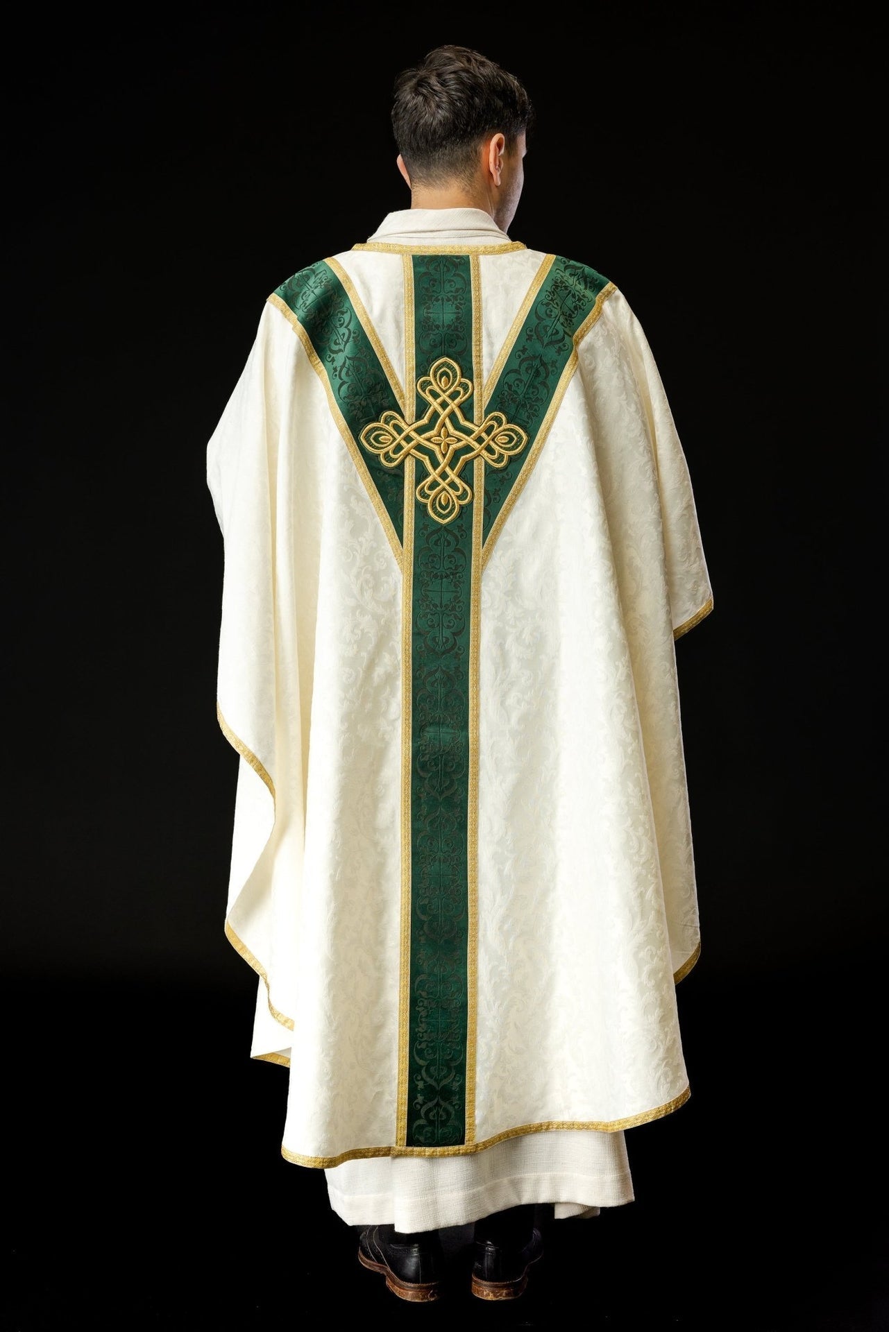 Ornat Liturgiczny Zielony z Aksamitnym Pasem i Złotym Krzyżem - alba.pl