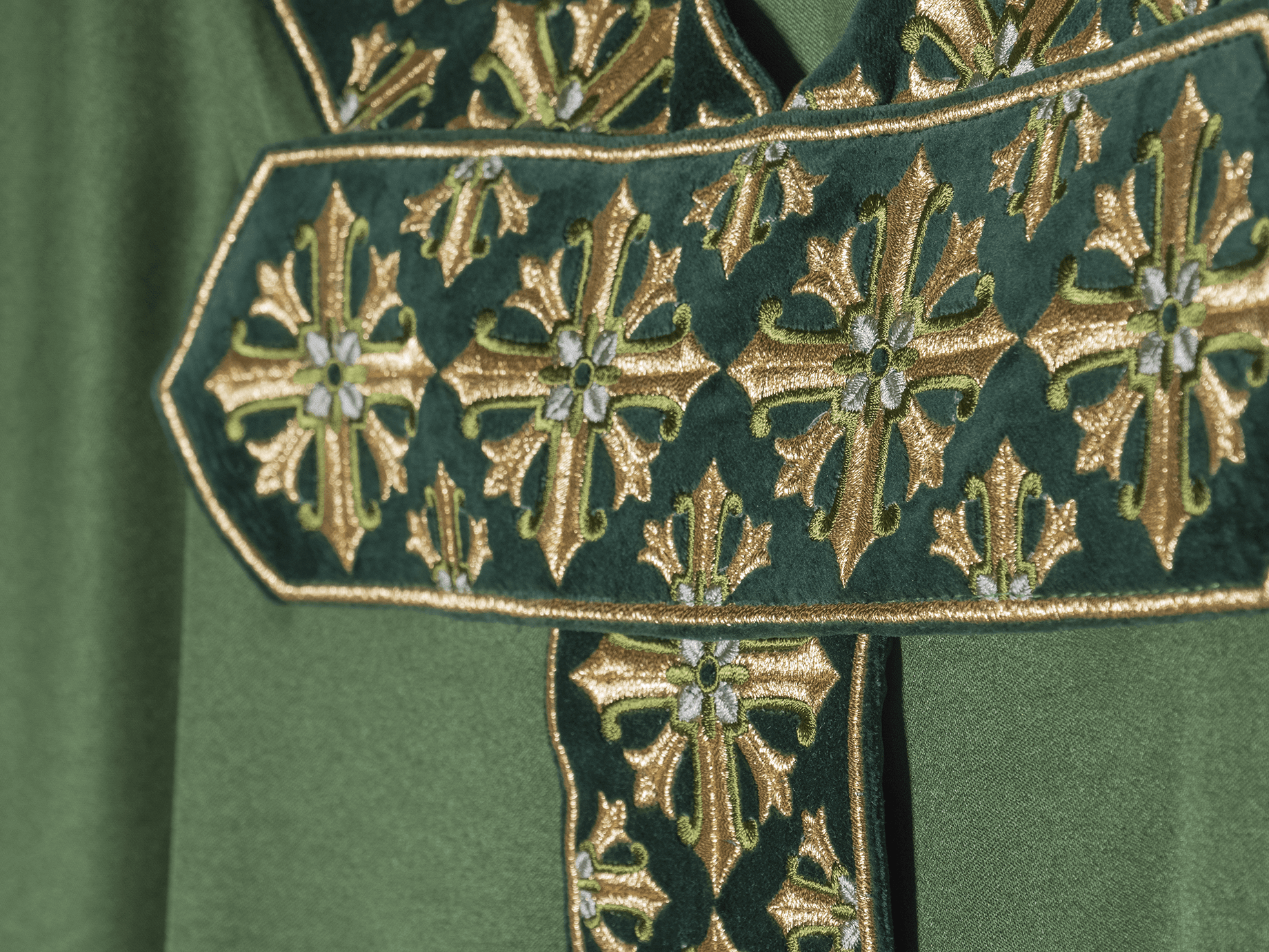 Ornat Liturgiczny Zielony z Haftem Eucharystycznym Złotą Nicią - alba.pl