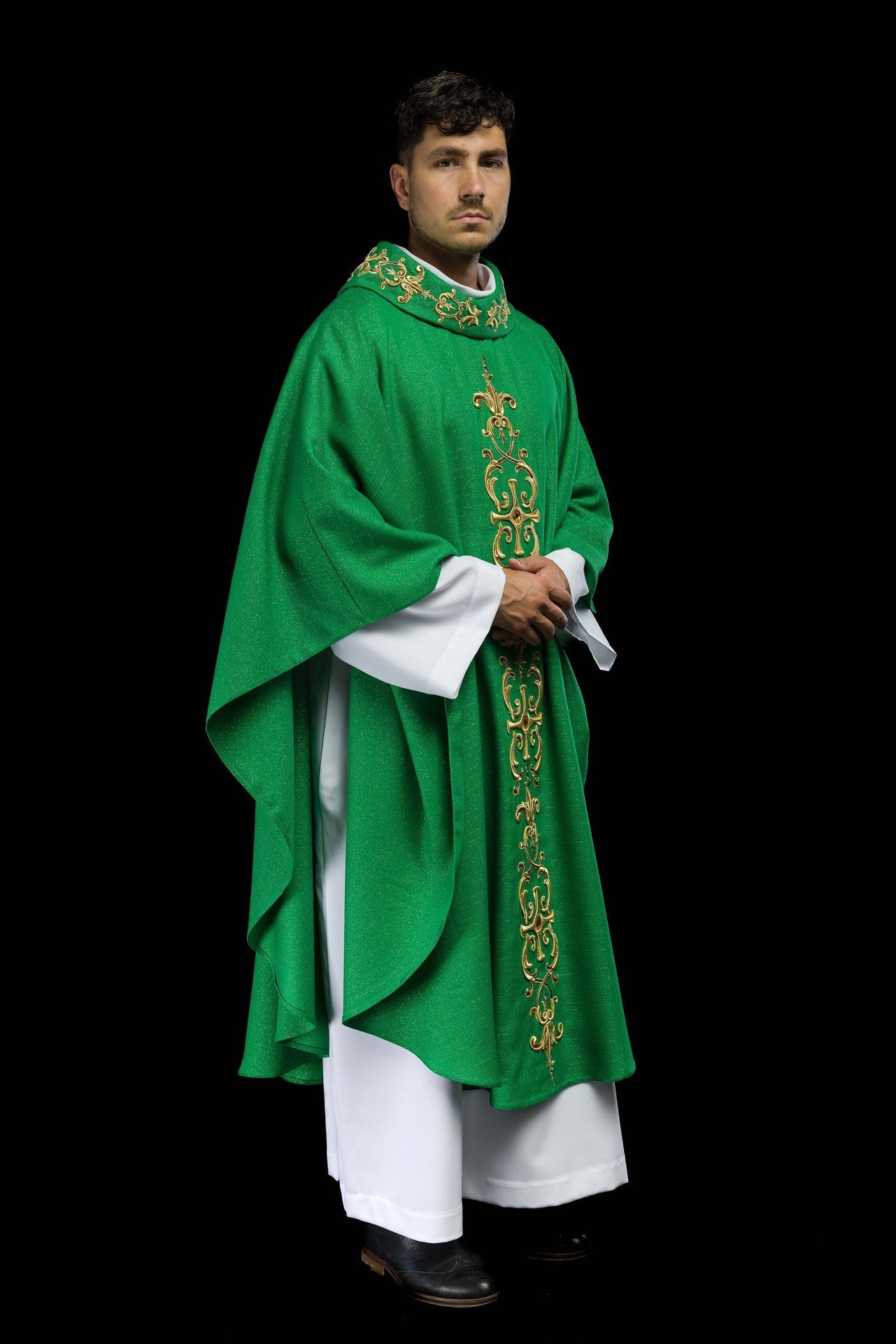 Ornat Liturgiczny Zielony z Haftem i Kamieniami Szlachetnymi - alba.pl