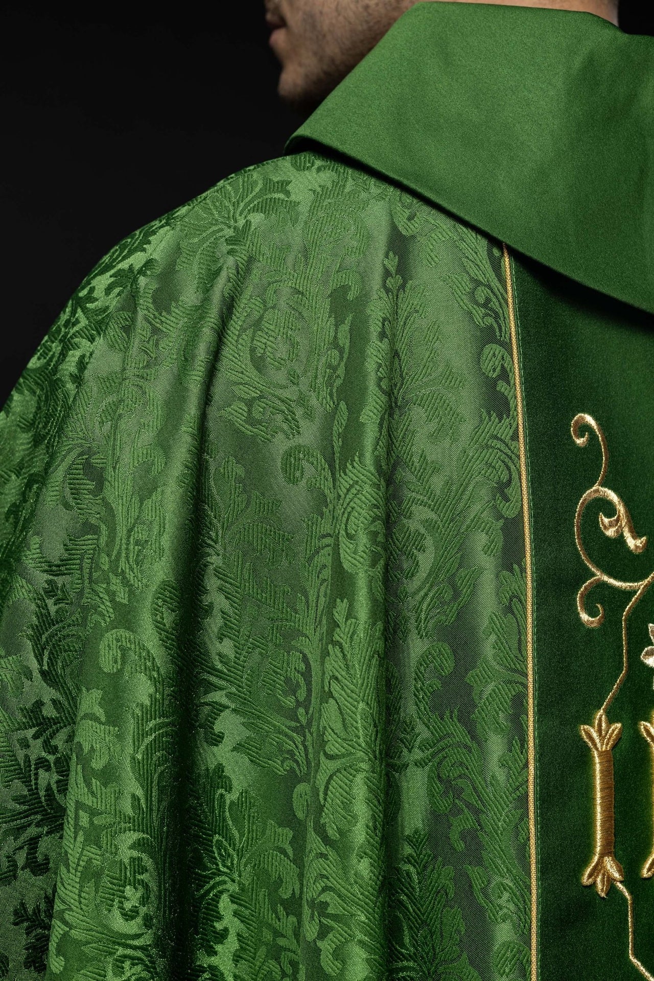 Ornat Liturgiczny Zielony z Haftem IHS i Ozdobnym Pasem - alba.pl