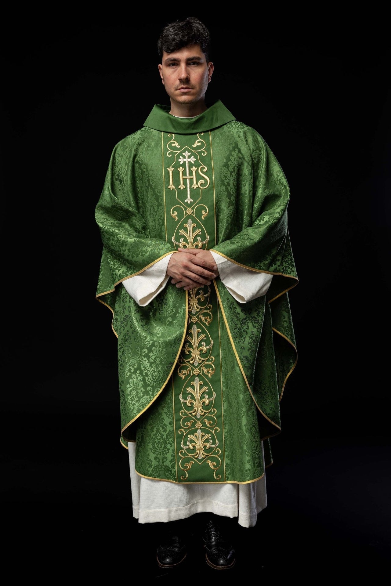 Ornat Liturgiczny Zielony z Haftem IHS i Ozdobnym Pasem - alba.pl
