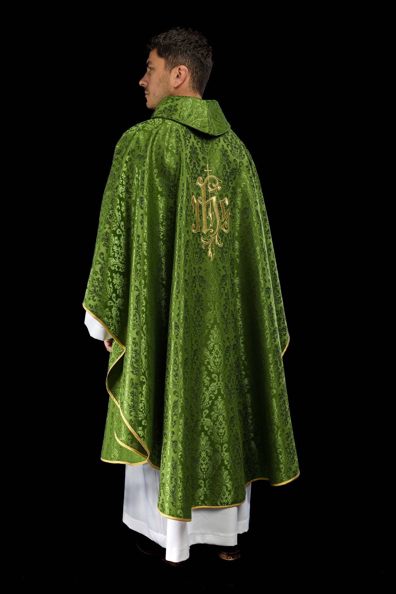 Ornat Liturgiczny Zielony z Haftem IHS na Ozdobnej Tkaninie - alba.pl