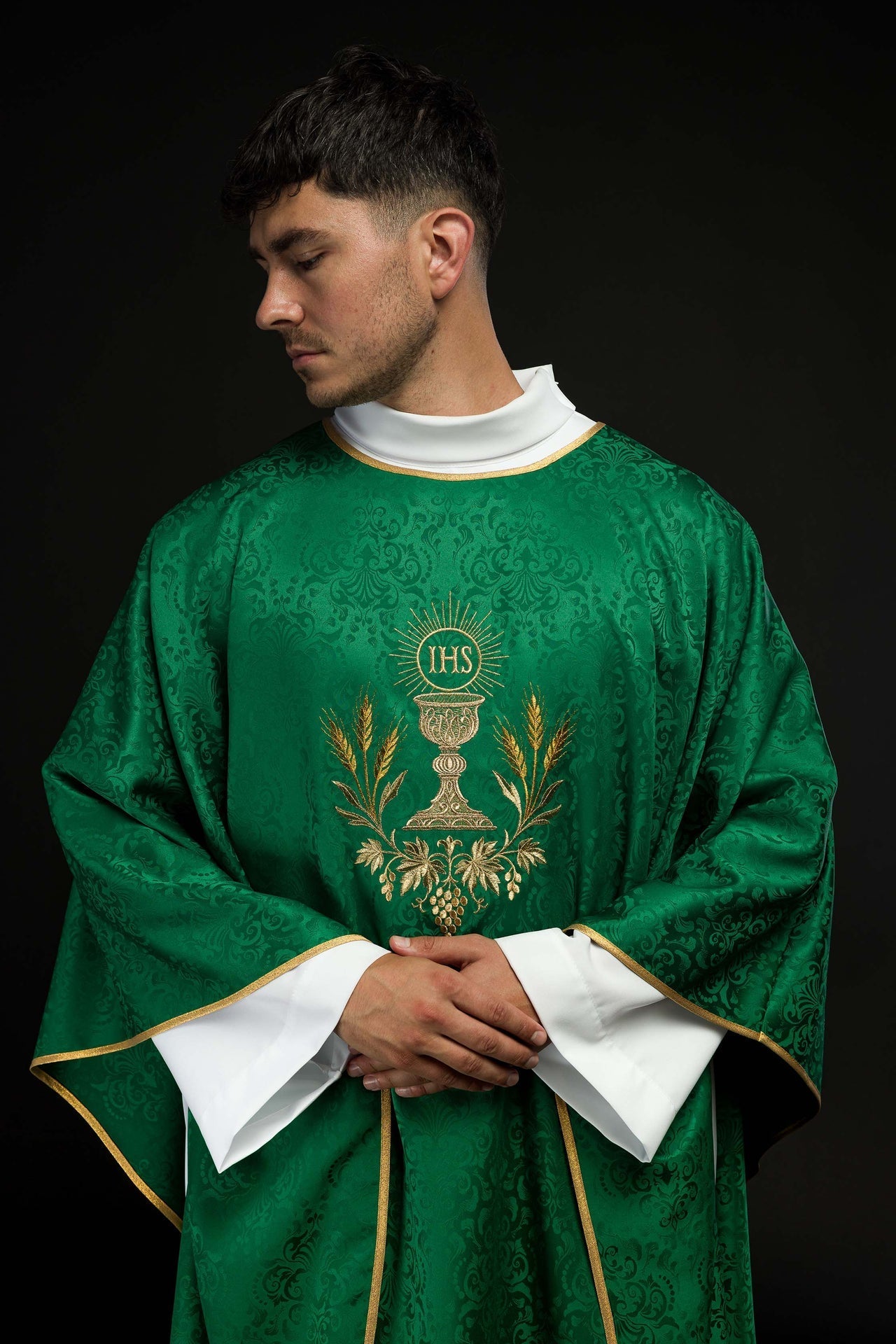 Ornat Liturgiczny Zielony z Haftem Kielicha i Hostii na Żakardzie - alba.pl