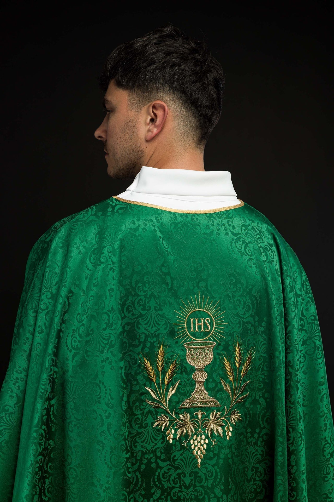 Ornat Liturgiczny Zielony z Haftem Kielicha i Hostii na Żakardzie - alba.pl