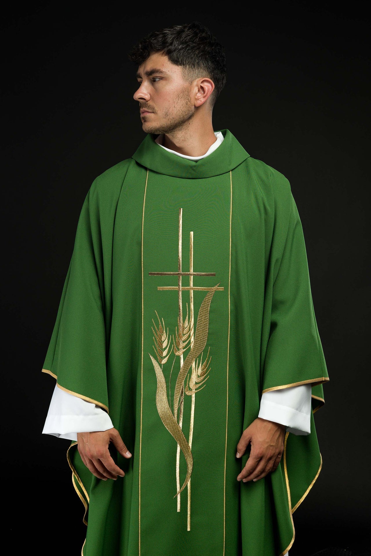 Ornat Liturgiczny Zielony z Haftem Krzyża i Kłosów Złotych - alba.pl