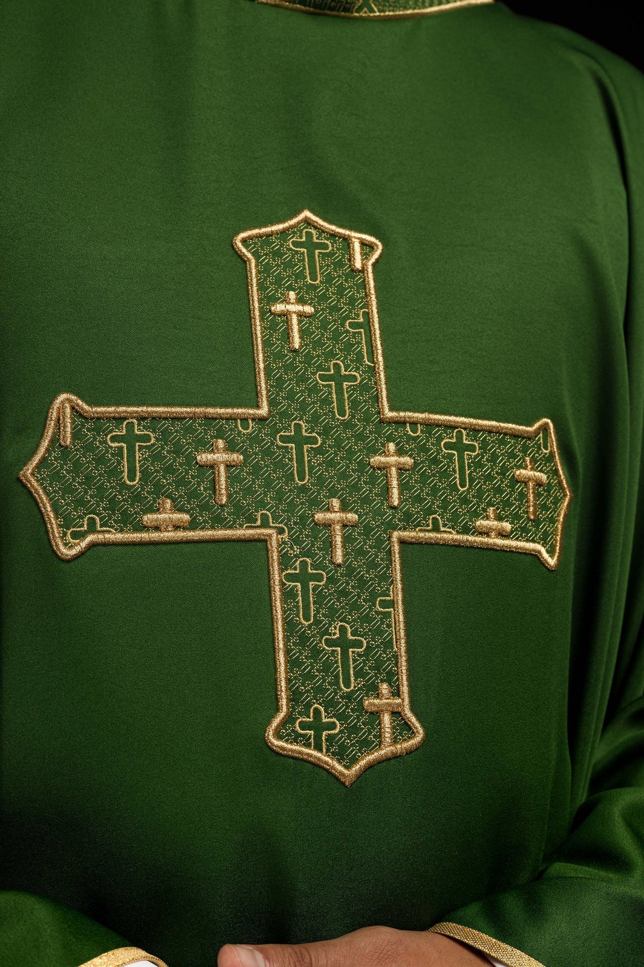Ornat Liturgiczny Zielony z Haftowanym Krzyżem i Kołnierzem - alba.pl