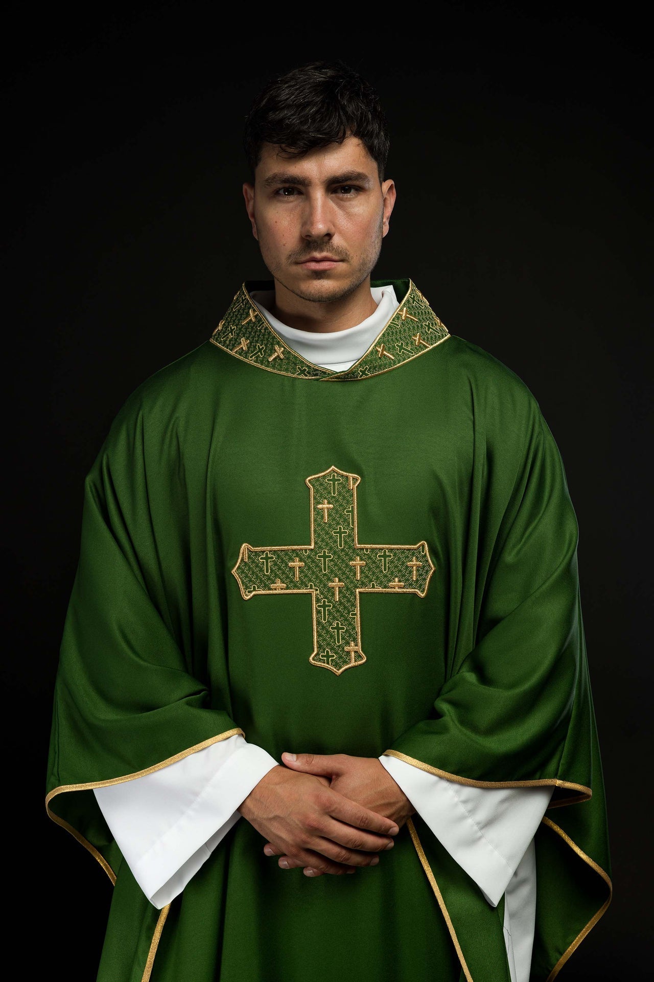 Ornat Liturgiczny Zielony z Haftowanym Krzyżem i Kołnierzem - alba.pl